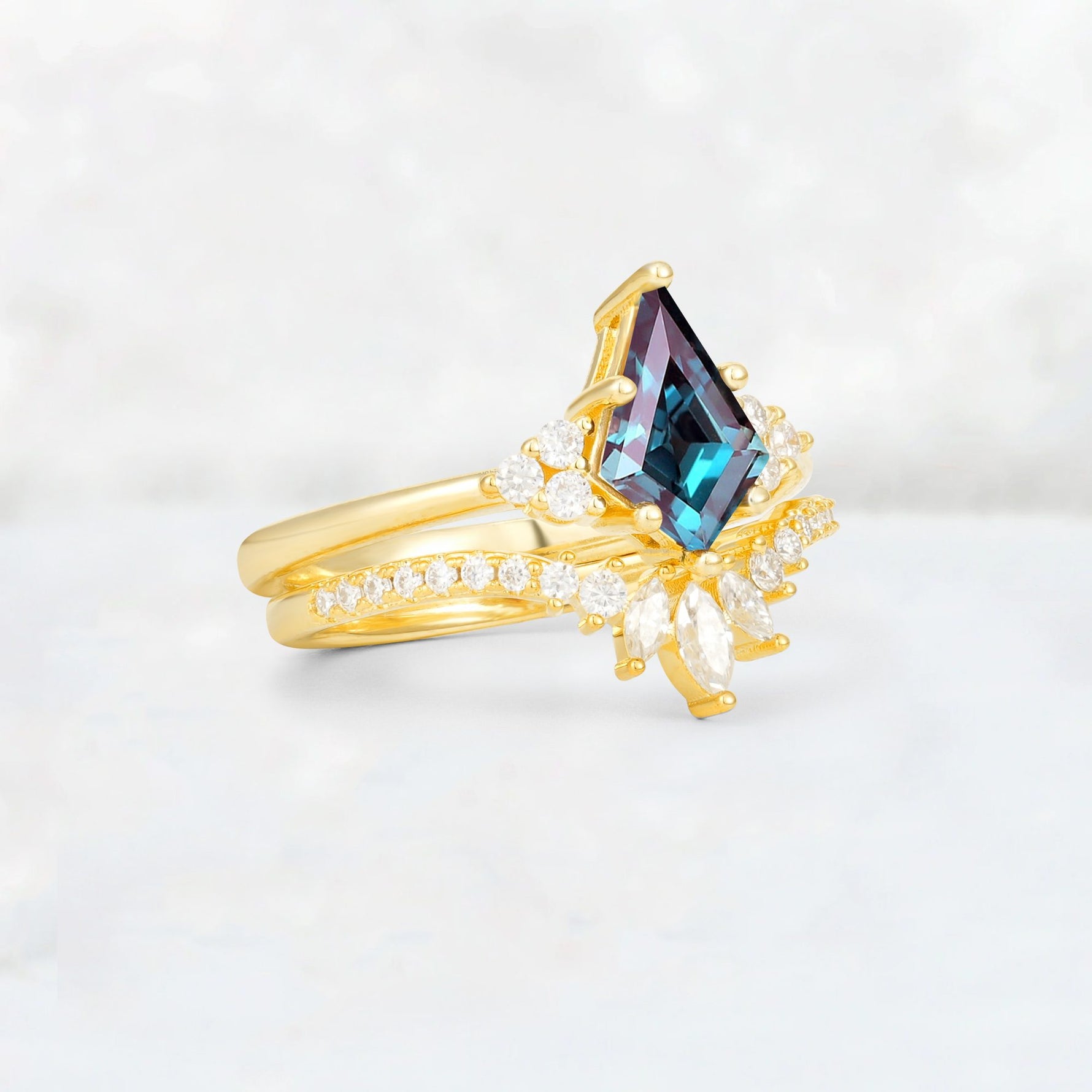 Kite Cut Alexandrite Marquise Cluster Bridal Ring Set - Rose-Gold