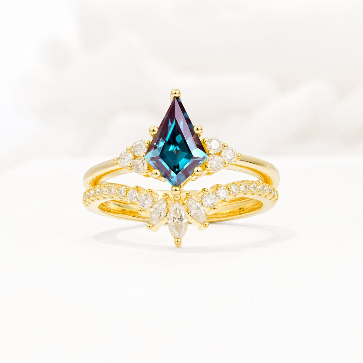 Kite Cut Alexandrite Engagement Ring Set with Sunburst Curved Band - Yellow-Gold