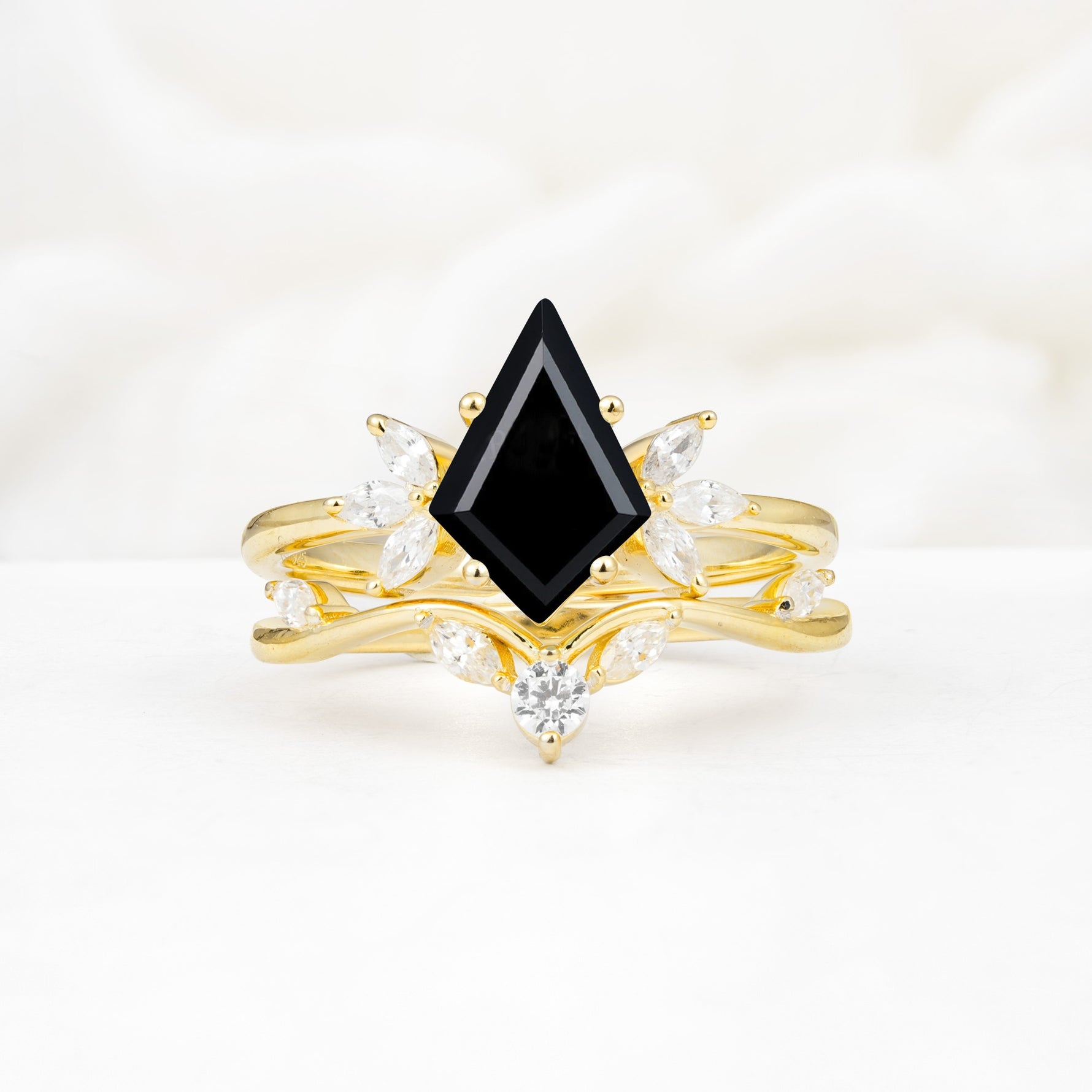 Vintage Floral Split Shank Kite Cut Black Onyx Bridal Ring Set - Yellow-Gold