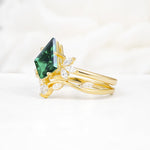 Vintage Floral Split Shank Kite Cut Emerald Bridal Ring Set - Rose-Gold