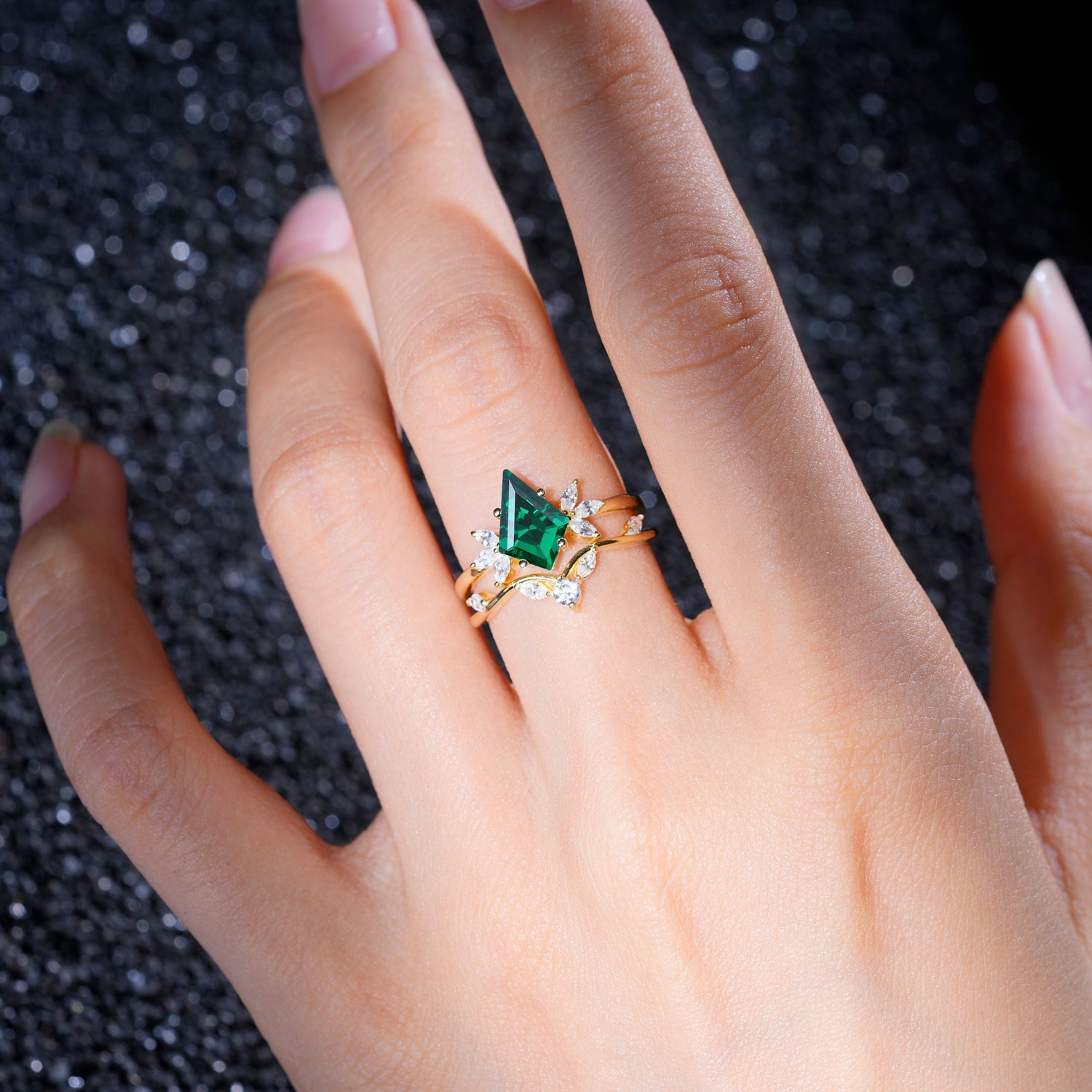 Vintage Floral Split Shank Kite Cut Emerald Bridal Ring Set