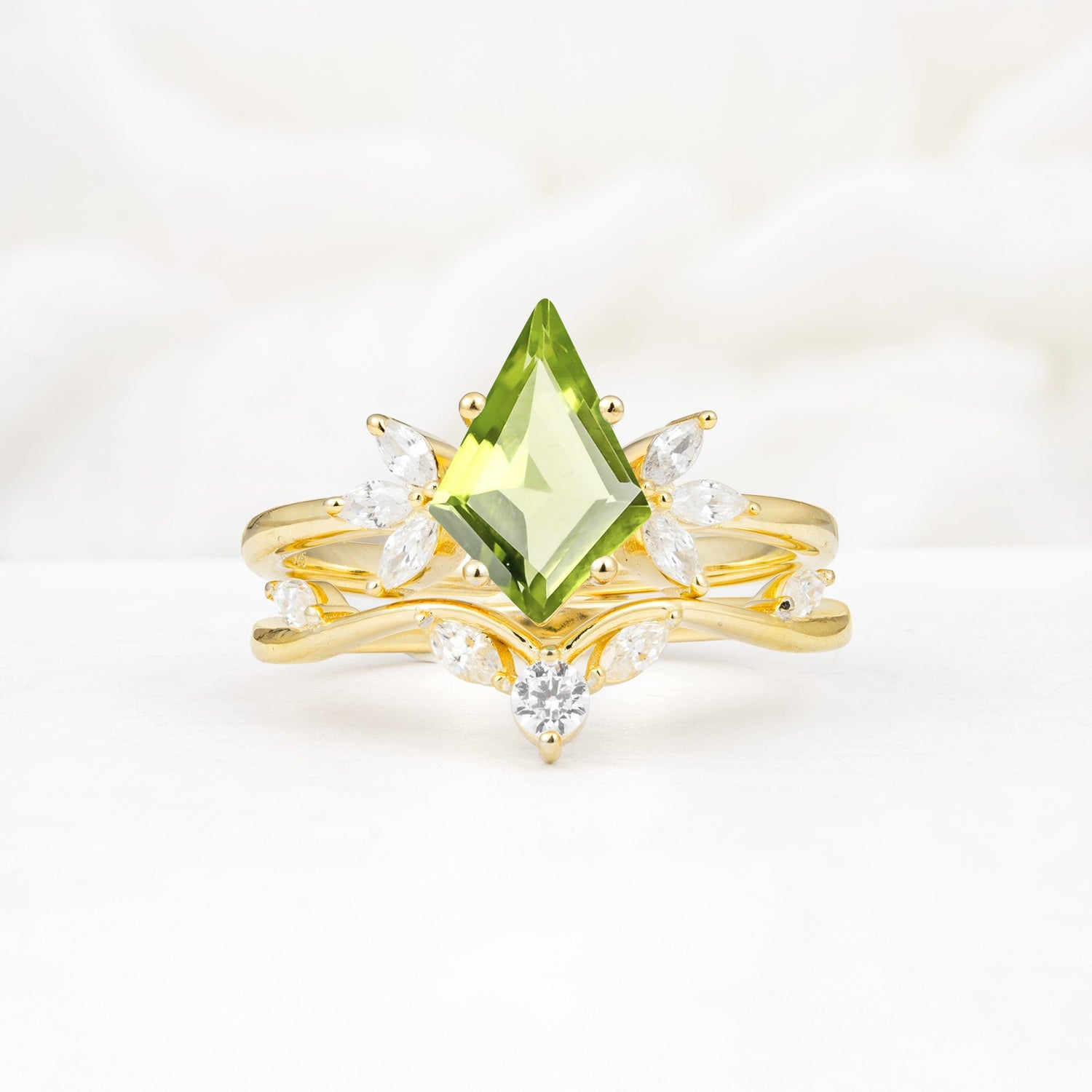 Vintage Floral Split Shank Kite Cut Peridot Bridal Ring Set