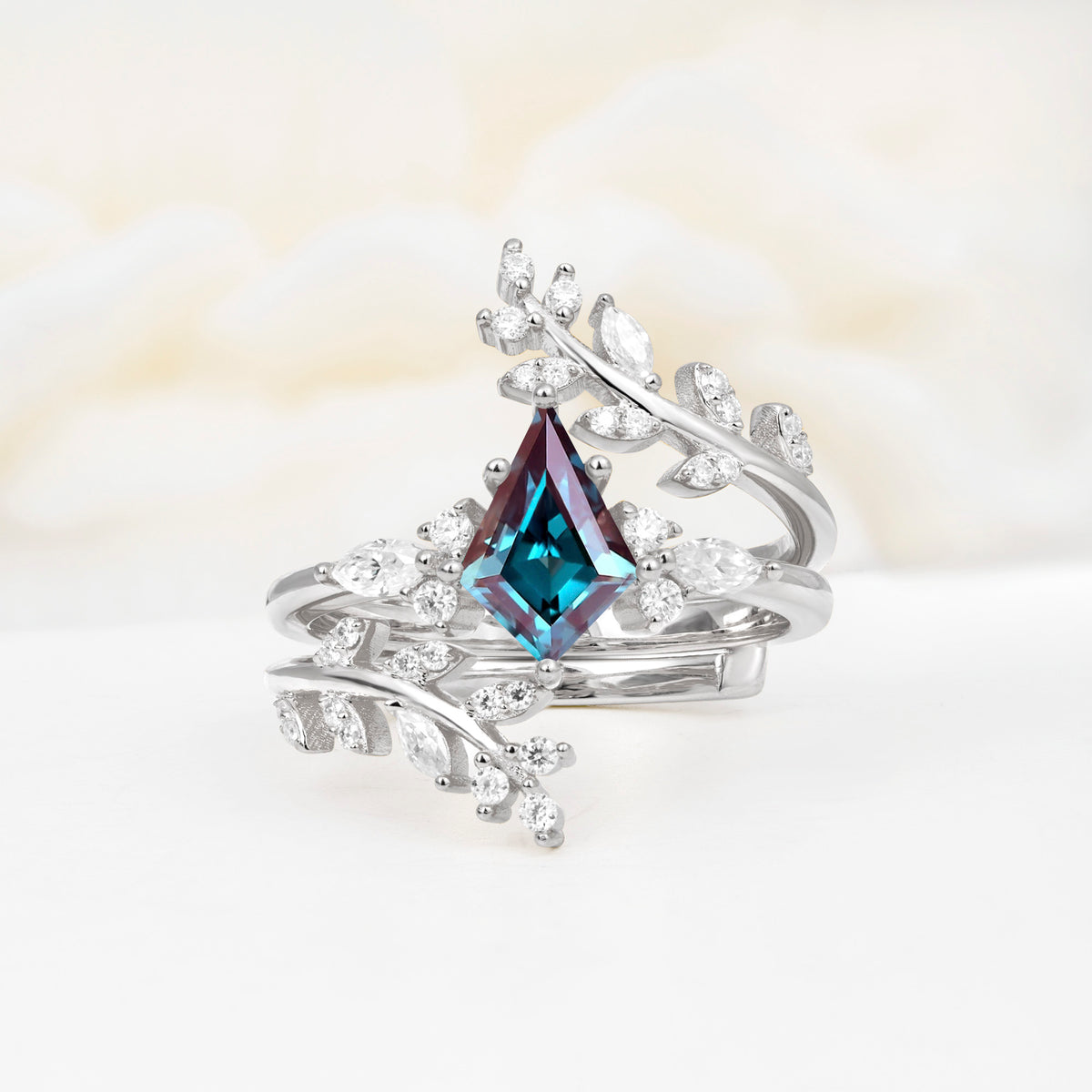 SR17091 Alexandrite Ring - Additional view