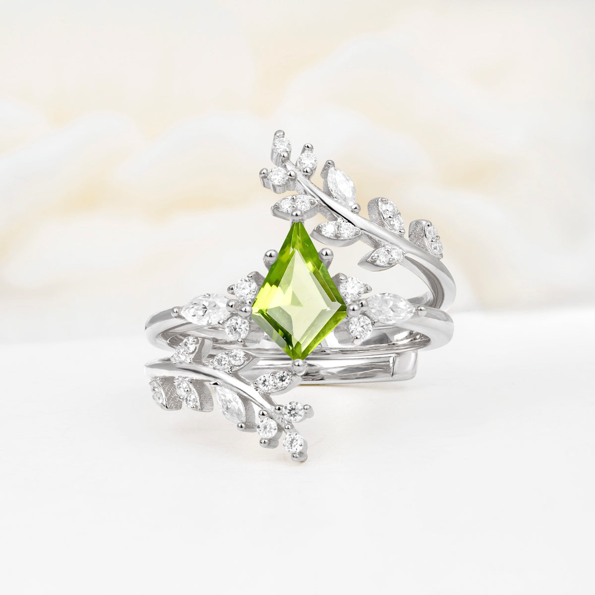 SR17091 Peridot Ring - Additional view