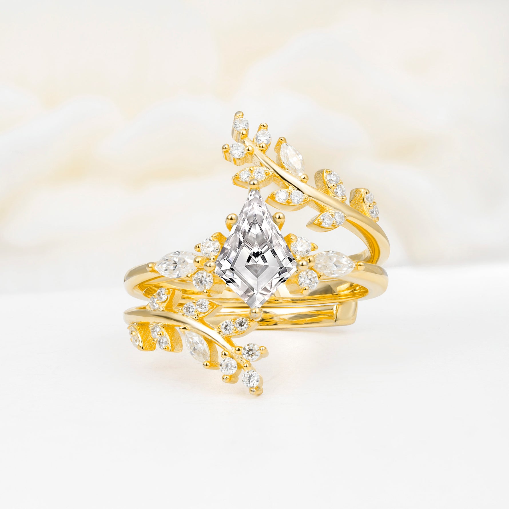 SR17091 Lab Diamond Ring - Yellow-Gold