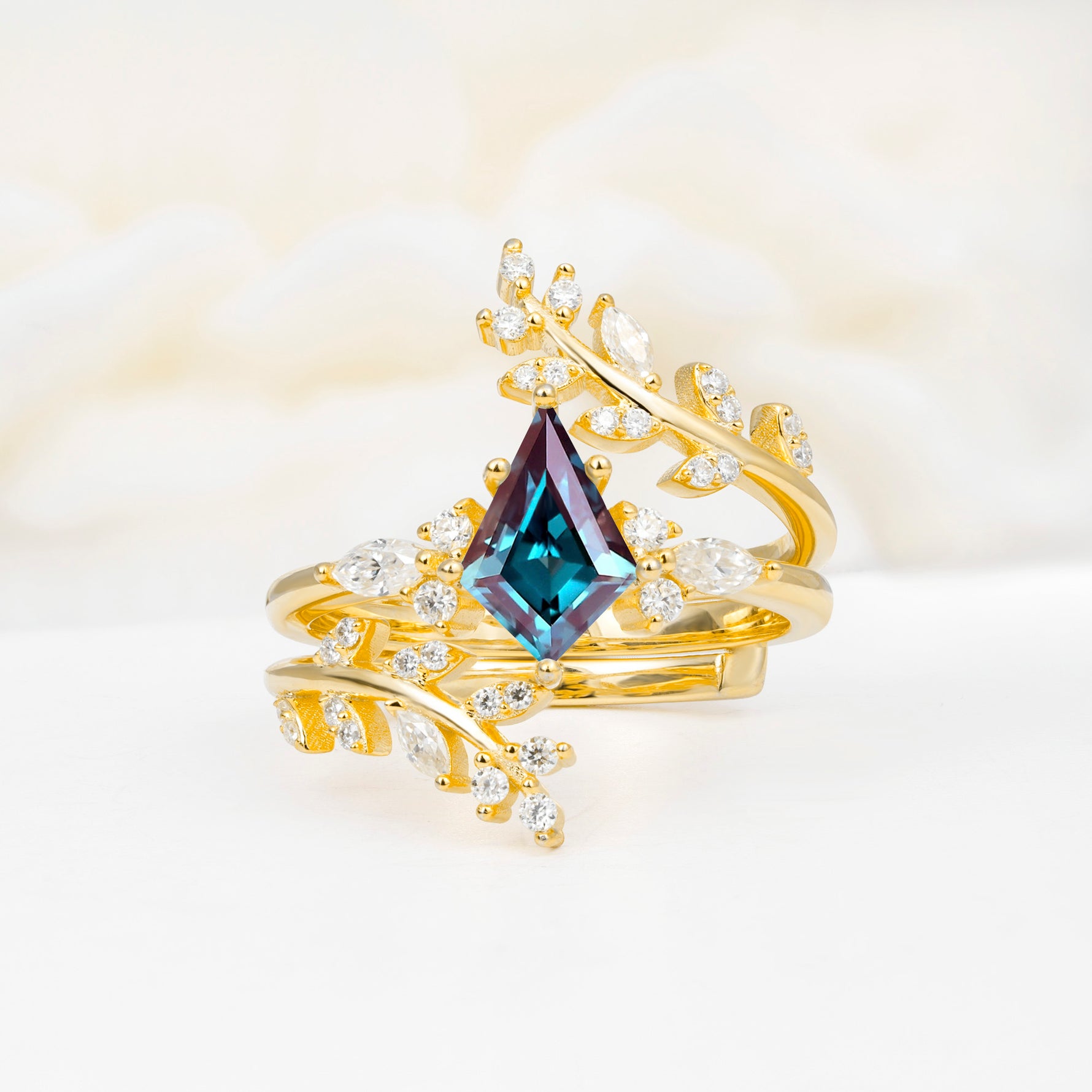 SR17091 Alexandrite Ring - Yellow-Gold