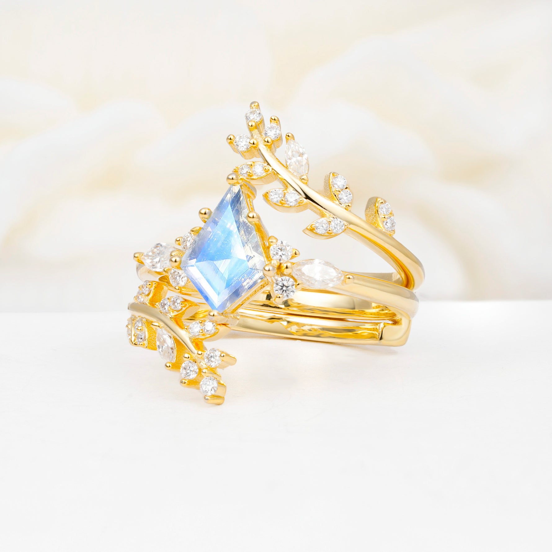 SR17091 Moonstone Ring - White-Gold