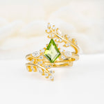 SR17091 Peridot Ring - Yellow-Gold