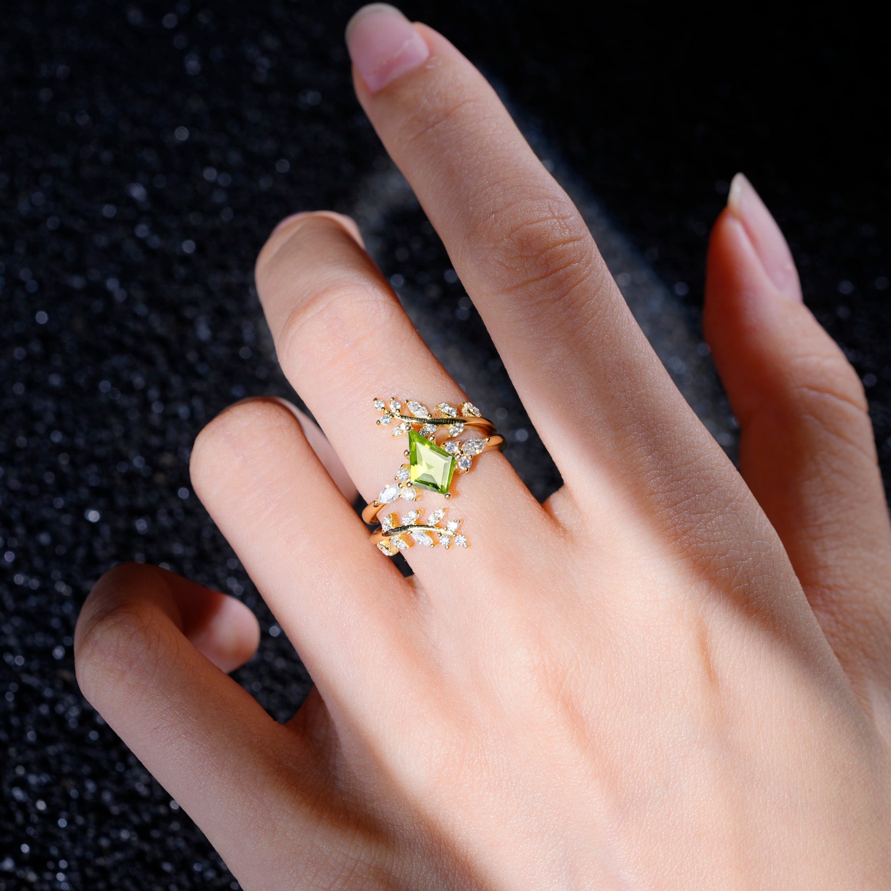SR17091 Peridot Ring - Rose-Gold