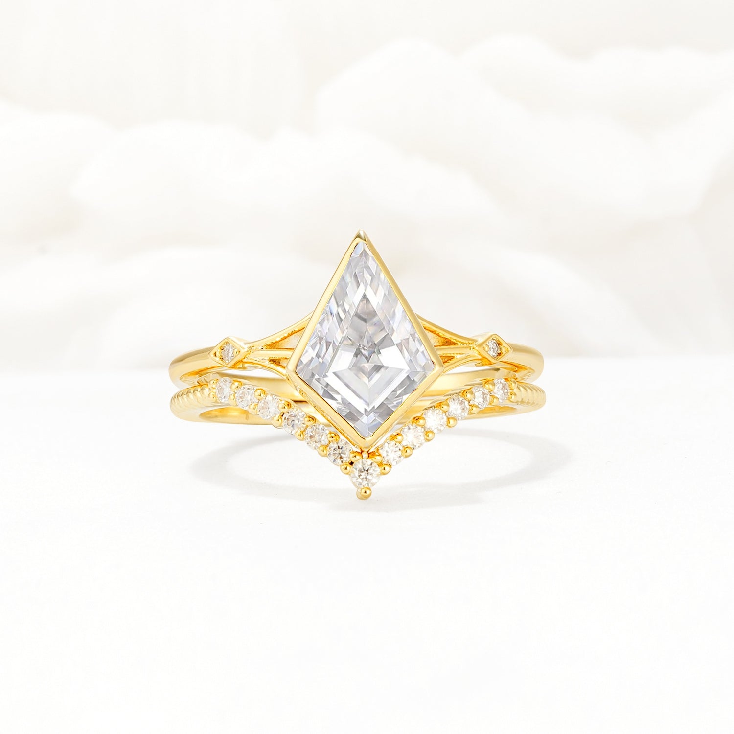 Kite Cut Moissanite Chevron Bridal Ring Set - Yellow-Gold