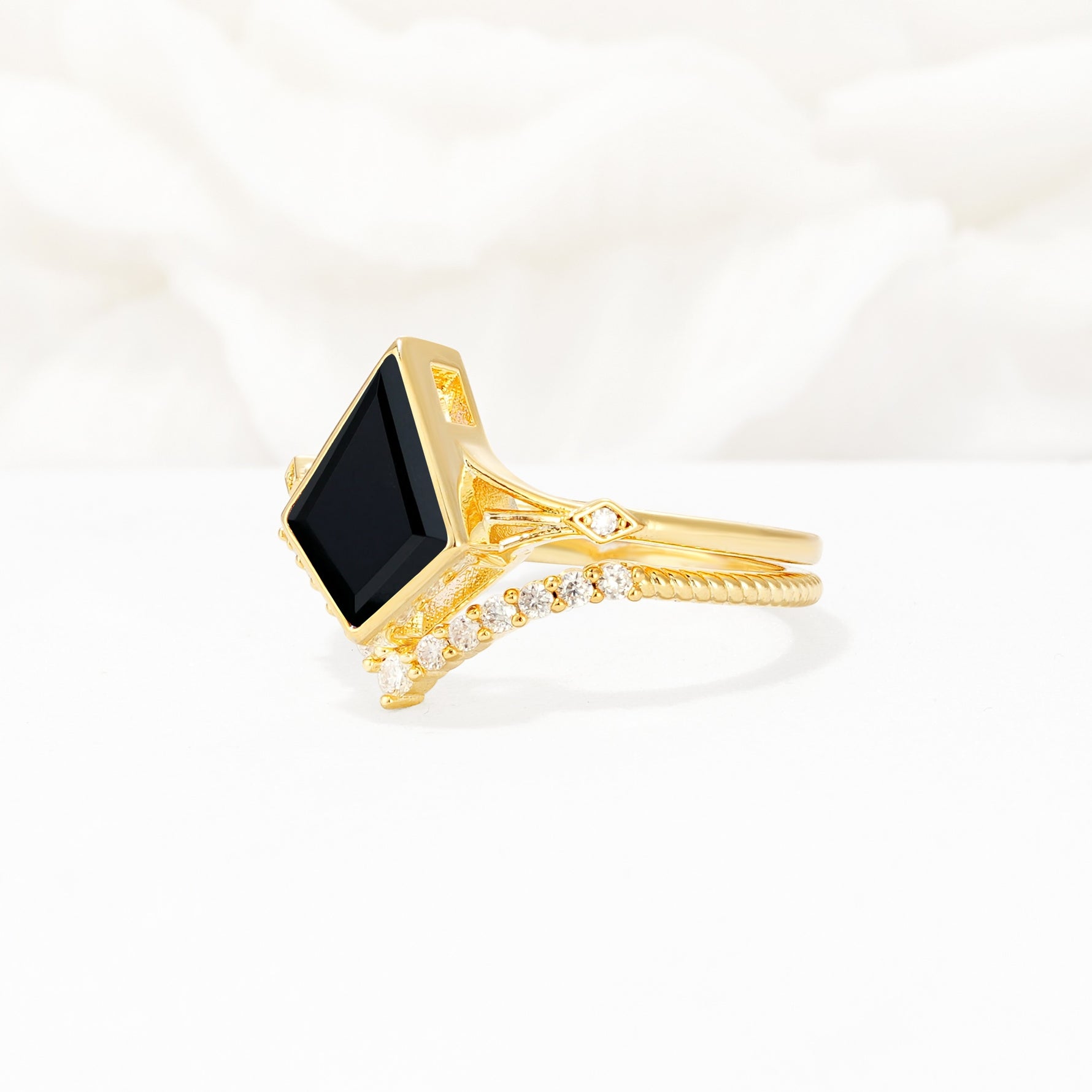 Kite Cut Black Onyx Chevron Bridal Ring Set - Rose-Gold