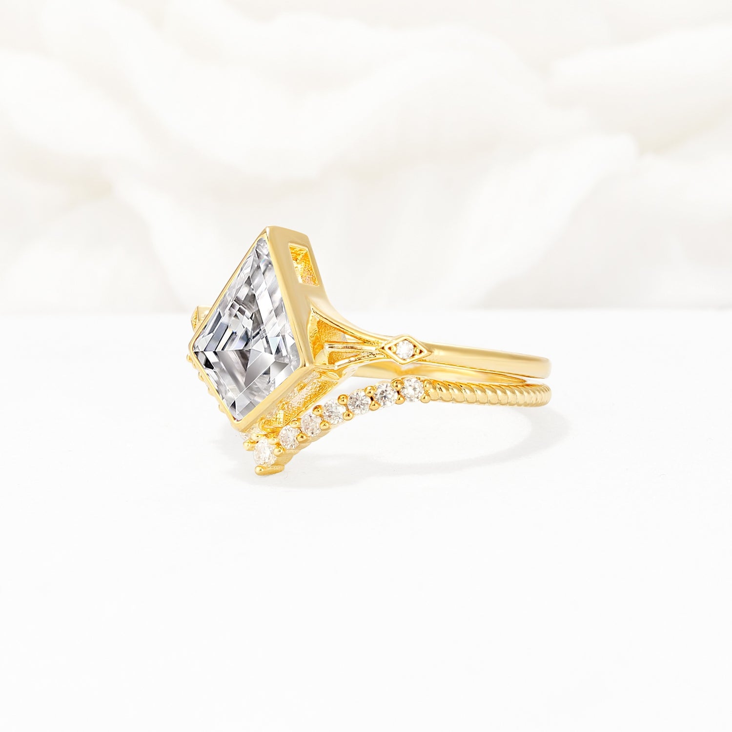 Kite Cut Lab Diamond Chevron Bridal Ring Set - Rose-Gold