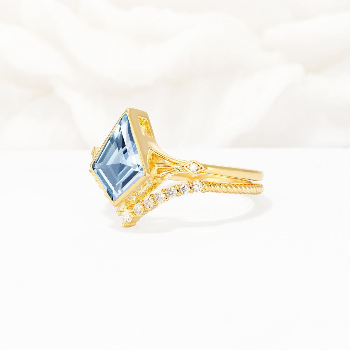 Kite Cut Aquamarine Chevron Bridal Ring Set - Rose-Gold