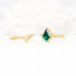Kite Cut Emerald Chevron Bridal Ring Set - White-Gold