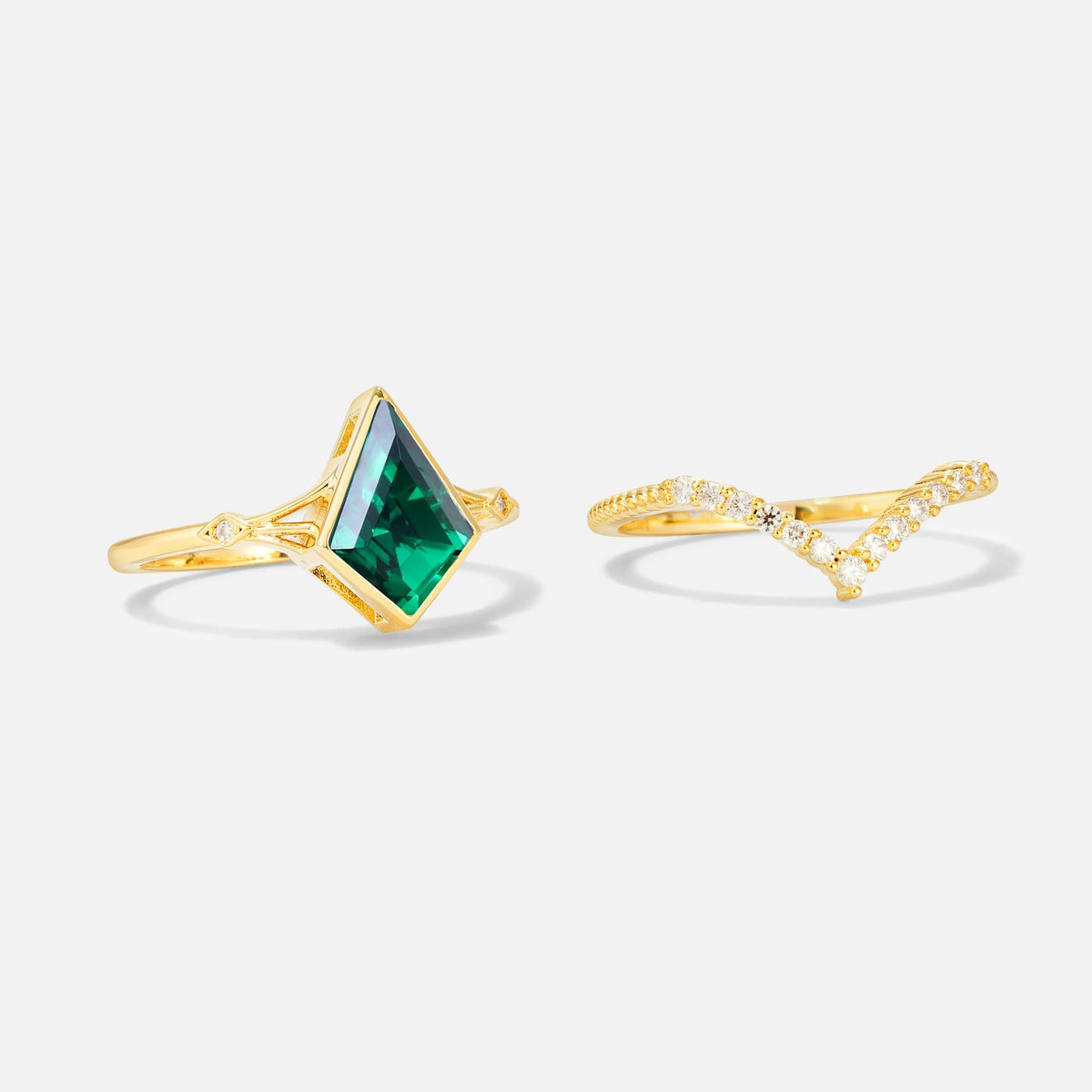 Kite Cut Emerald Chevron Bridal Ring Set - Additional view
