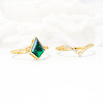 Kite Cut Emerald Chevron Bridal Ring Set - Additional view