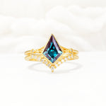 Kite Cut Alexandrite Chevron Bridal Ring Set - Yellow-Gold