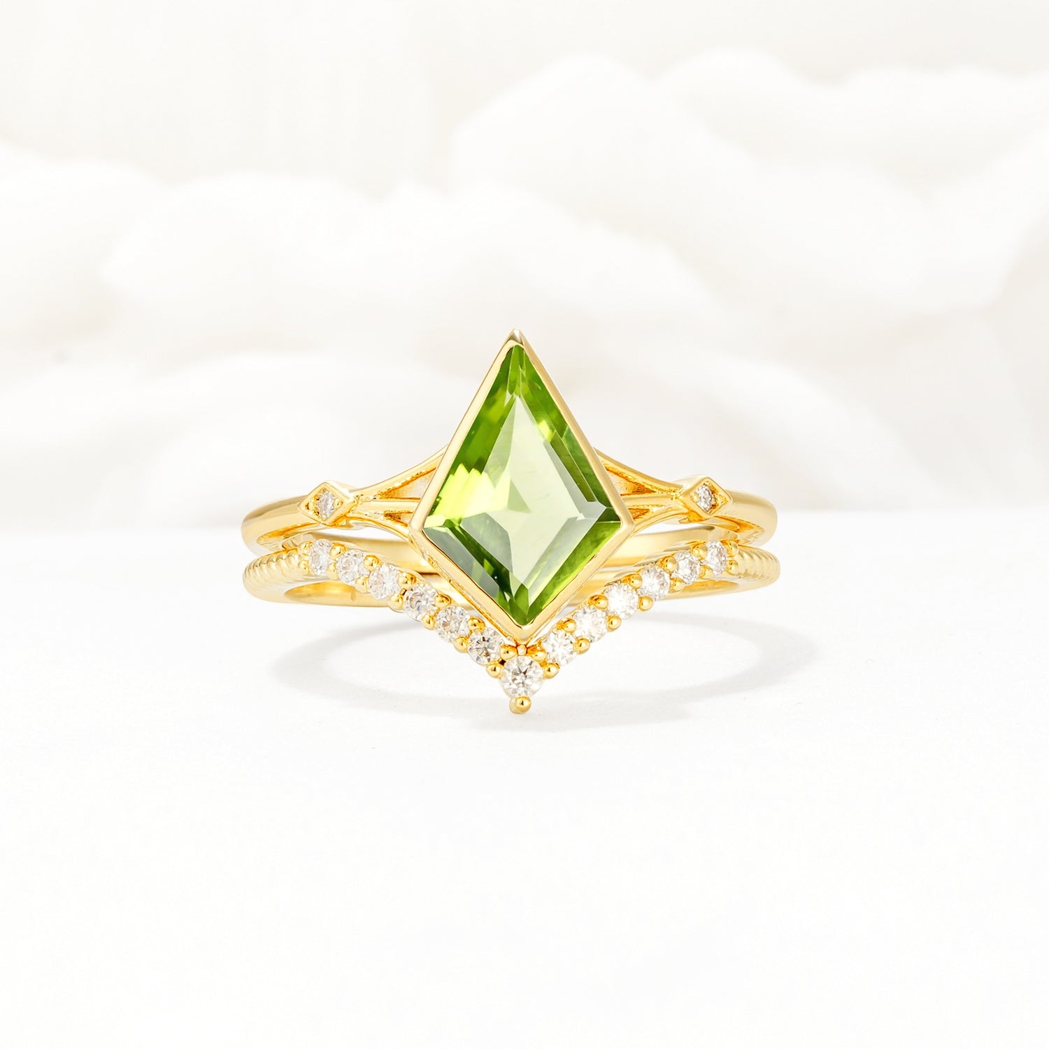 Kite Cut Peridot Chevron Bridal Ring Set - Yellow-Gold