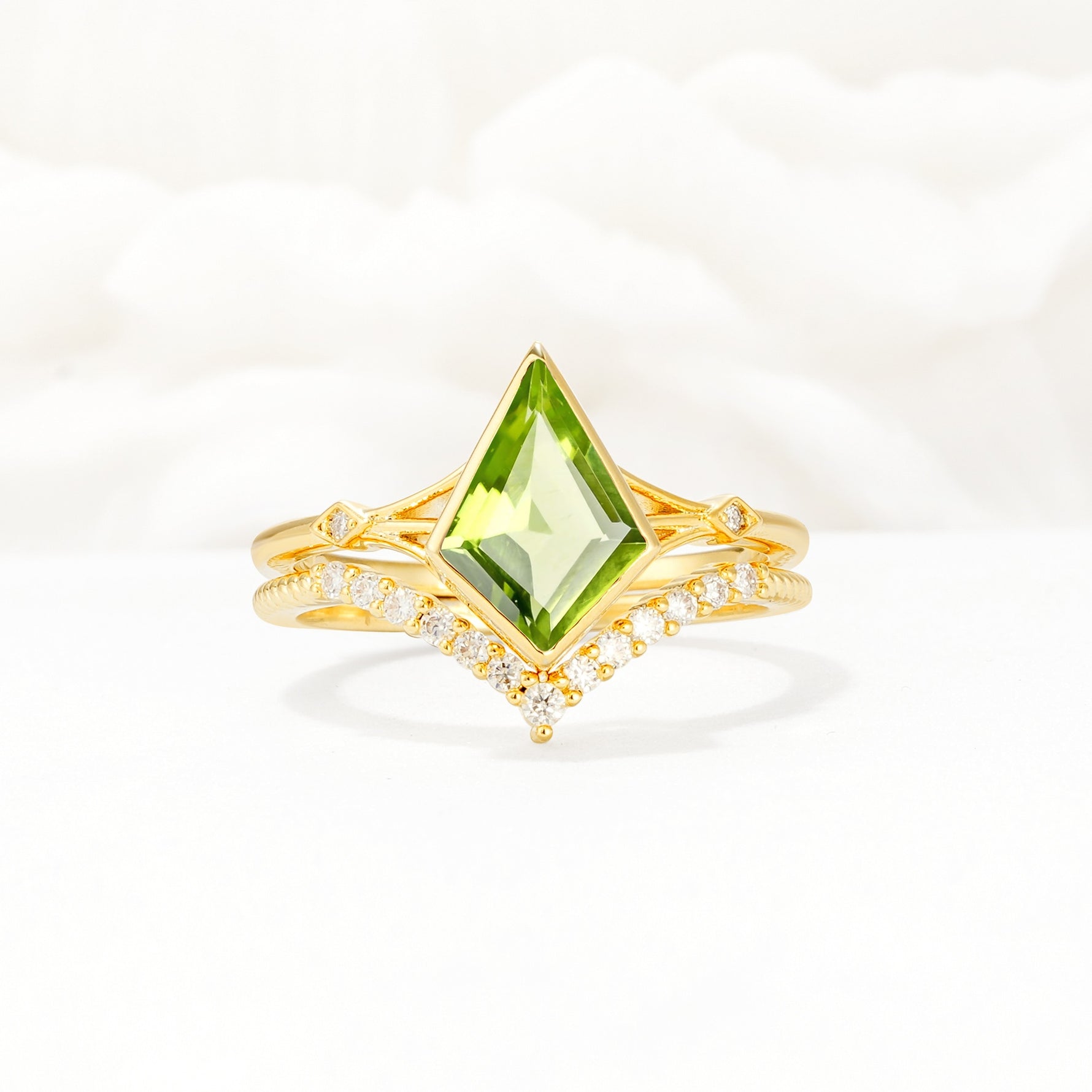 Kite Cut Peridot Chevron Bridal Ring Set - Yellow-Gold