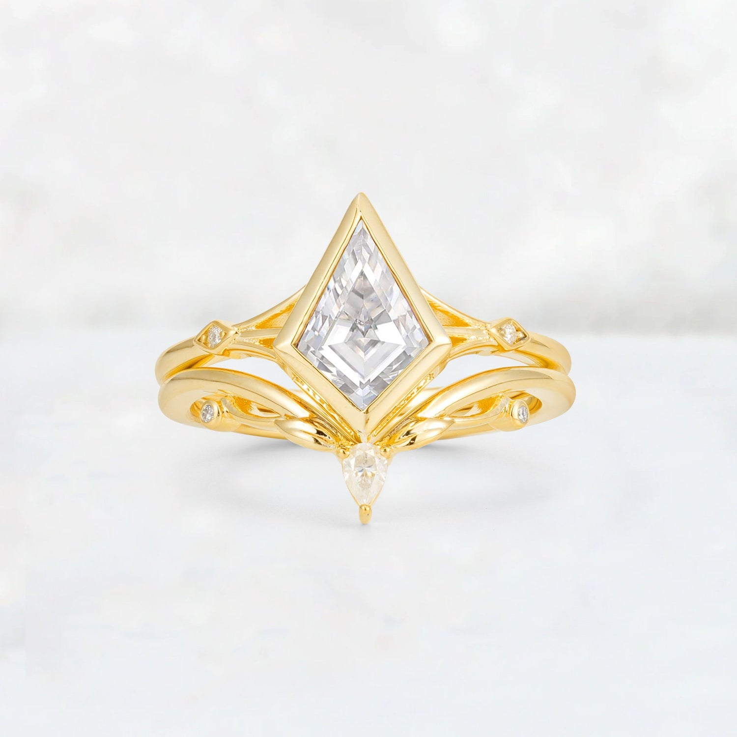 Kite Cut Moissanite Nature-Inspired Bridal Ring Set - Yellow-Gold