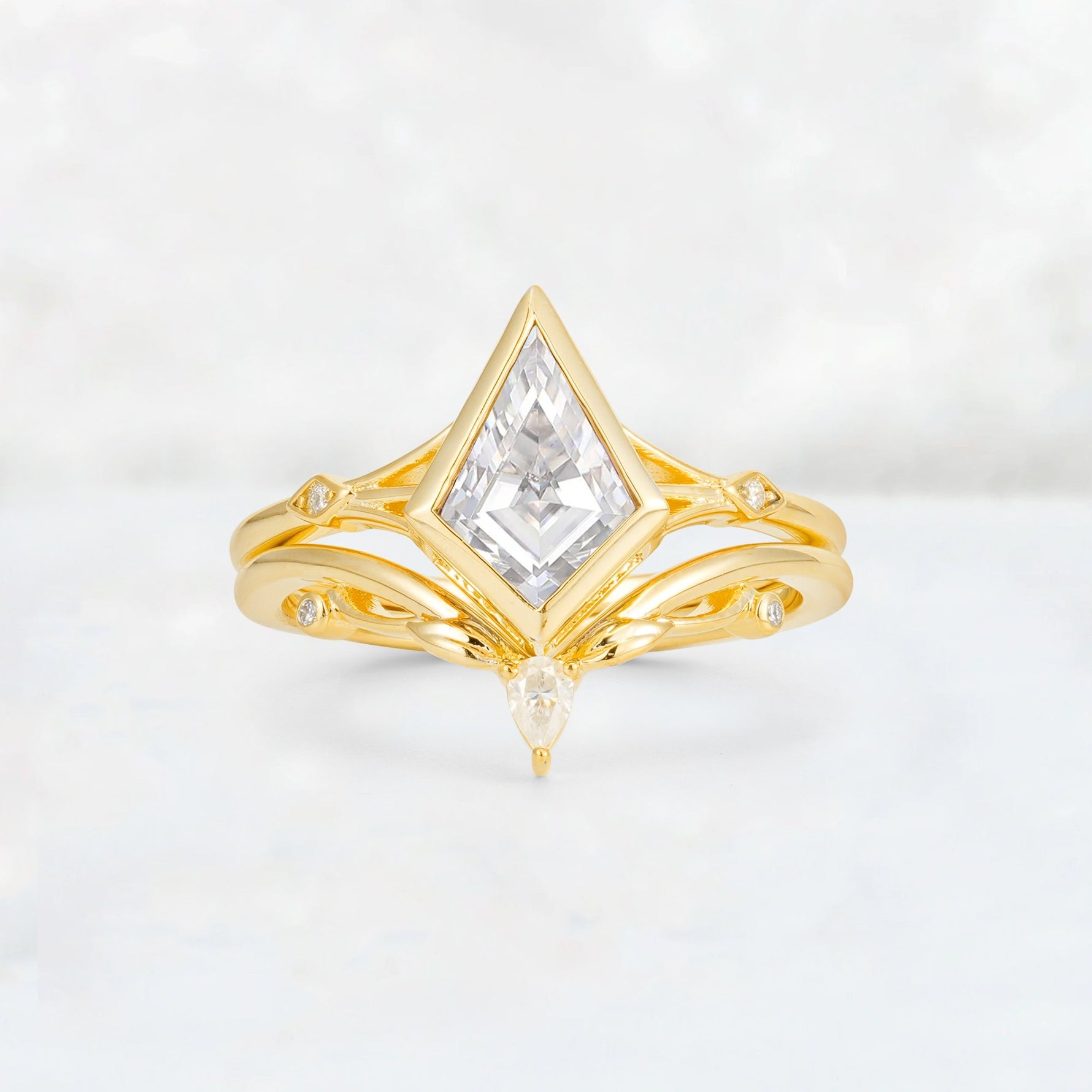 Kite Cut Moissanite Nature-Inspired Bridal Ring Set - Yellow-Gold