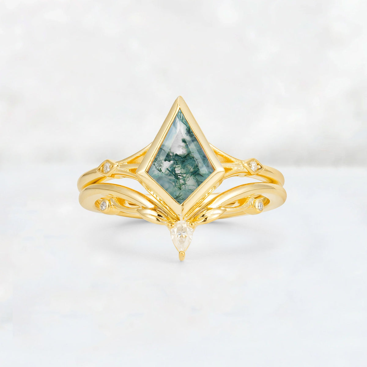 Kite Cut Moss Agate Nature-Inspired Bridal Ring Set - Yellow-Gold
