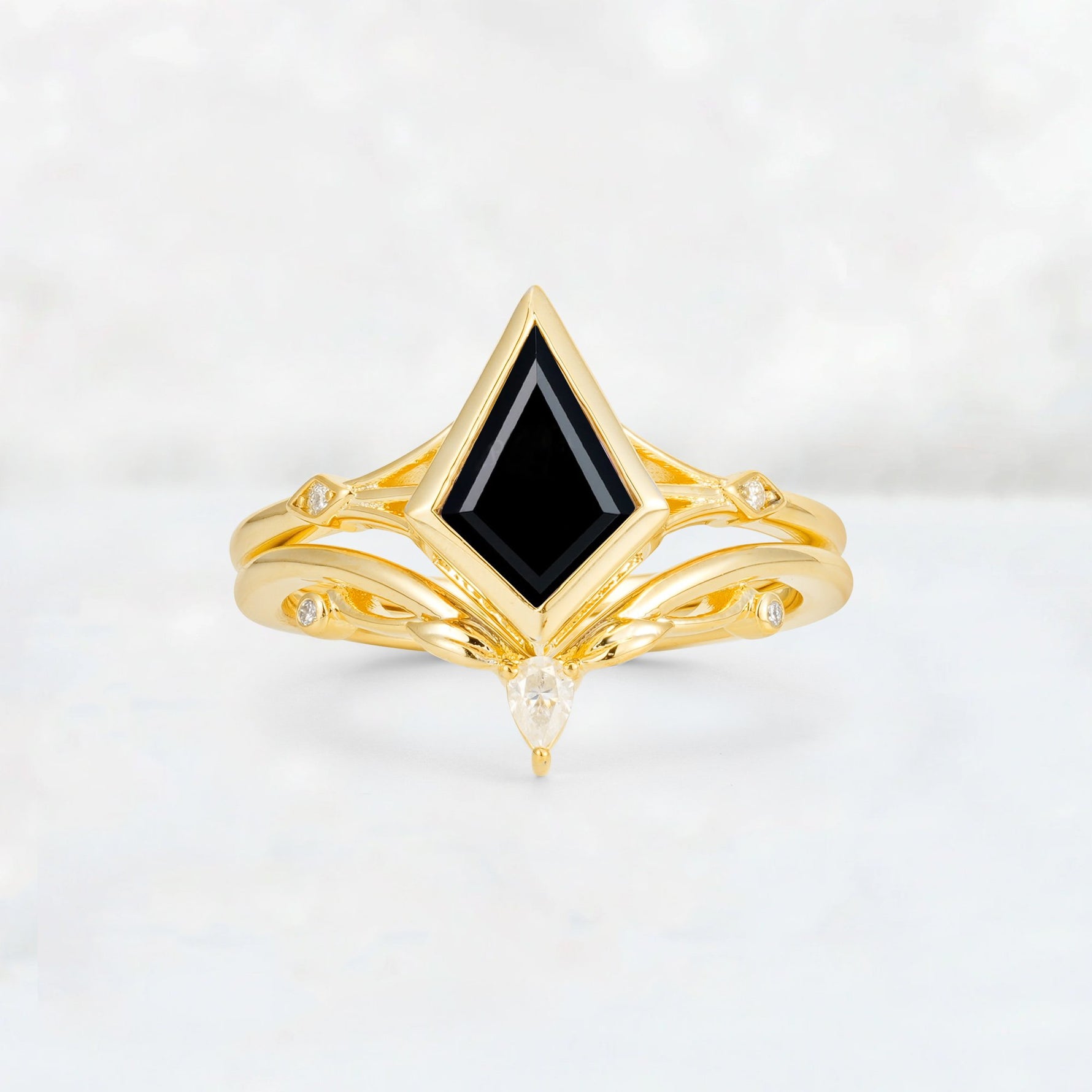 Kite Cut Black Onyx Nature-Inspired Bridal Ring Set - Yellow-Gold