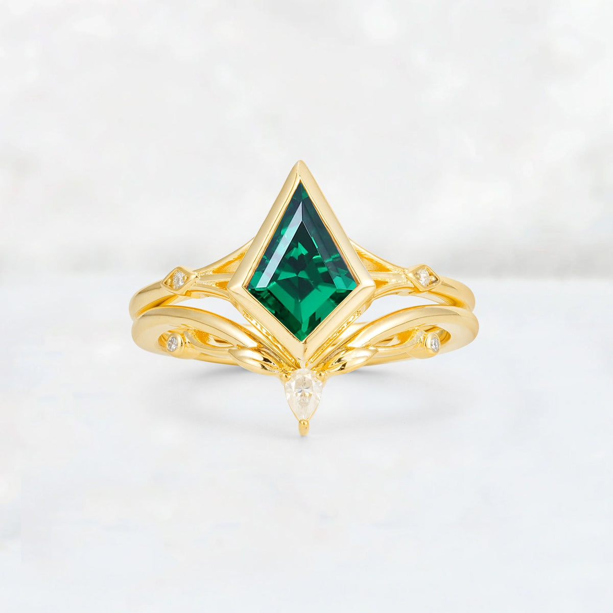 Kite Cut Emerald Nature-Inspired Bridal Ring Set - Yellow-Gold