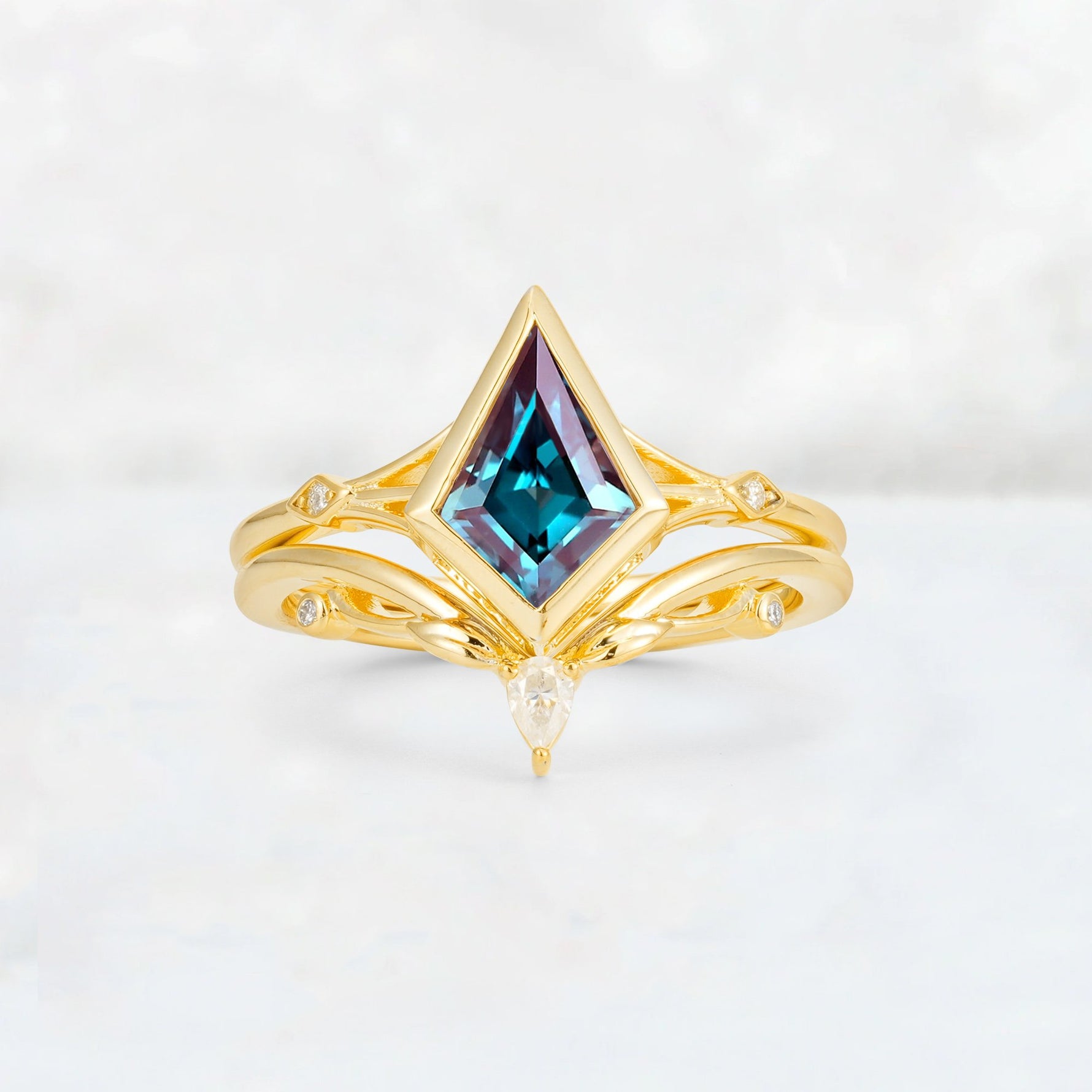 Kite Cut Alexandrite Nature-Inspired Bridal Ring Set - Yellow-Gold