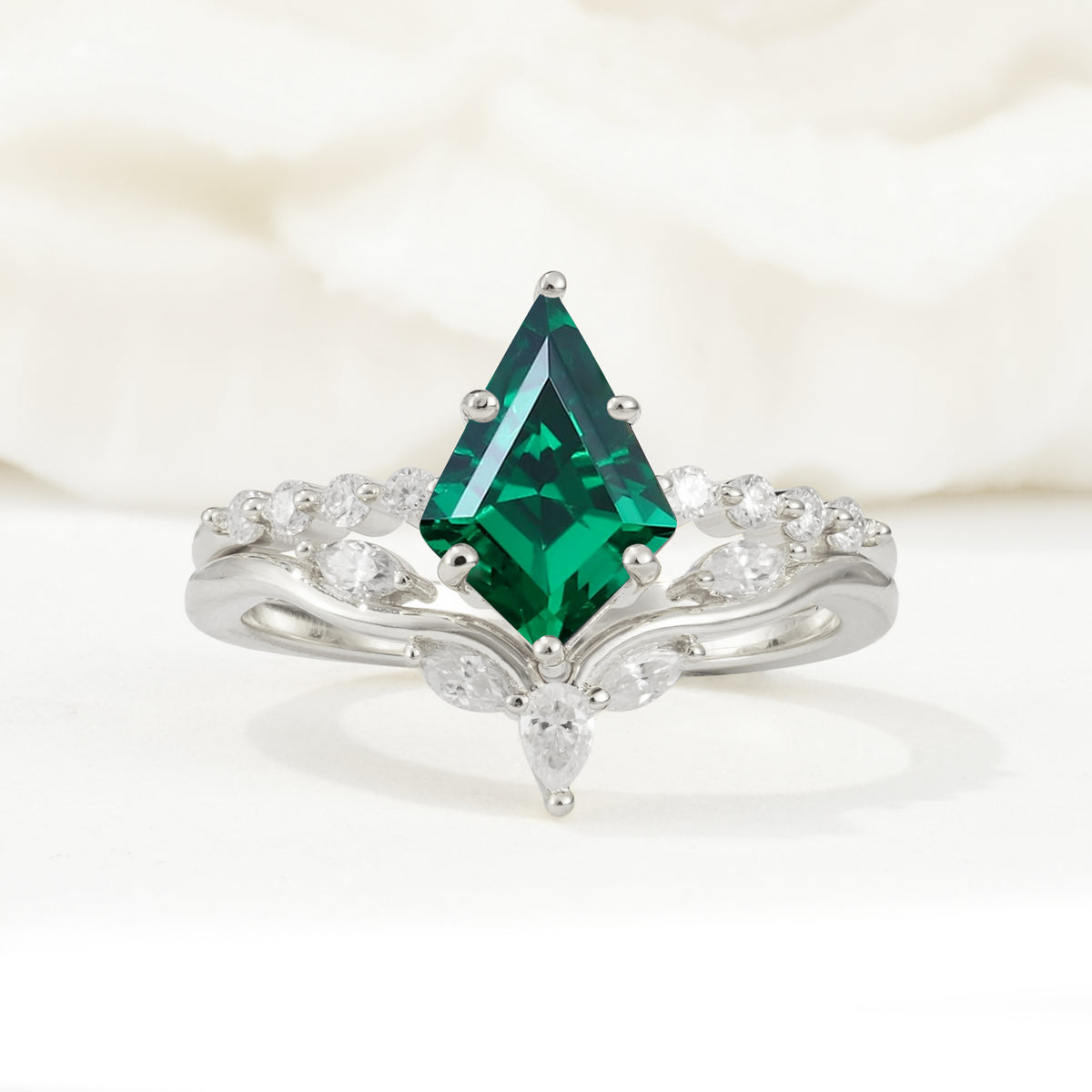 SR17094 Emerald Ring - Additional view