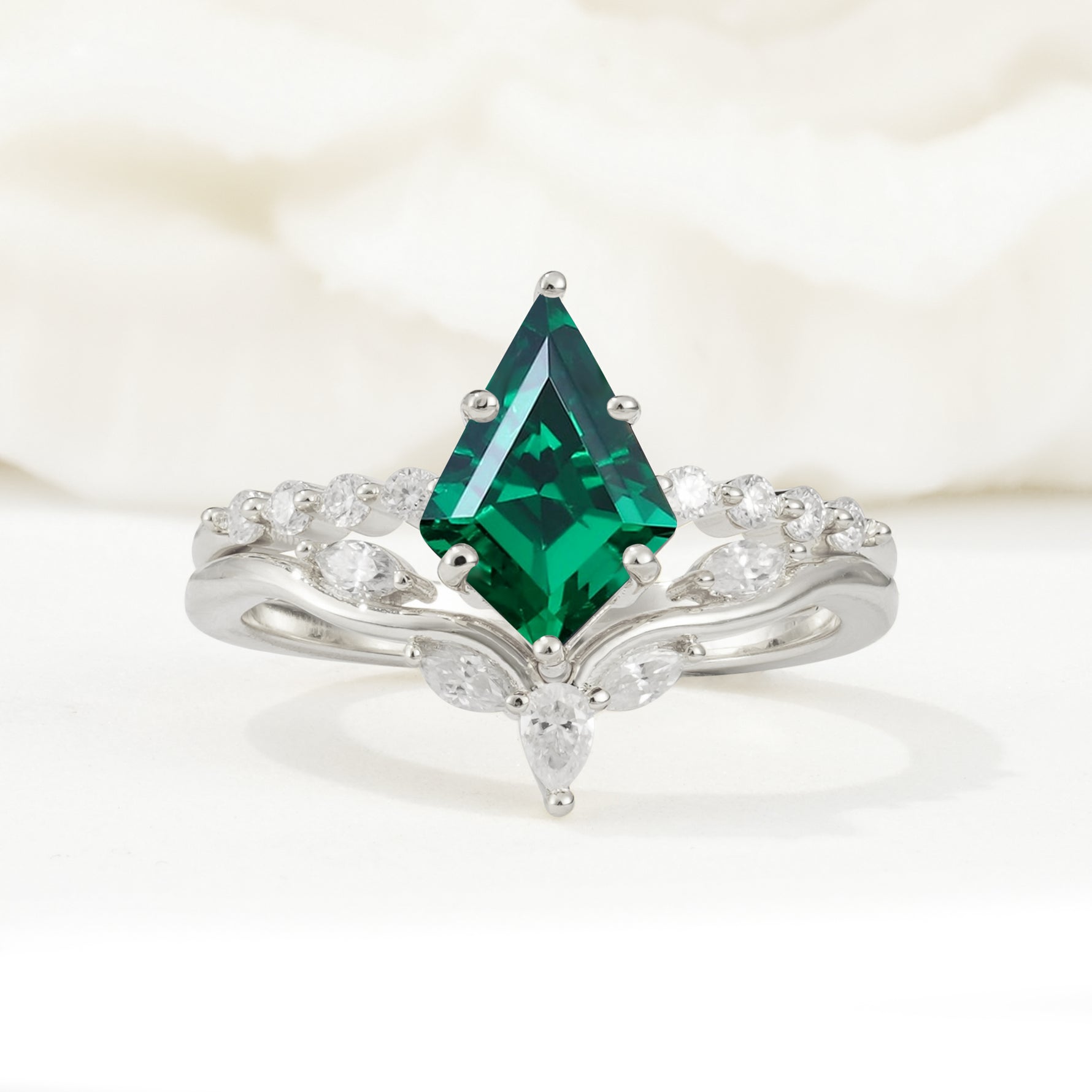 SR17094 Emerald Ring - Additional view