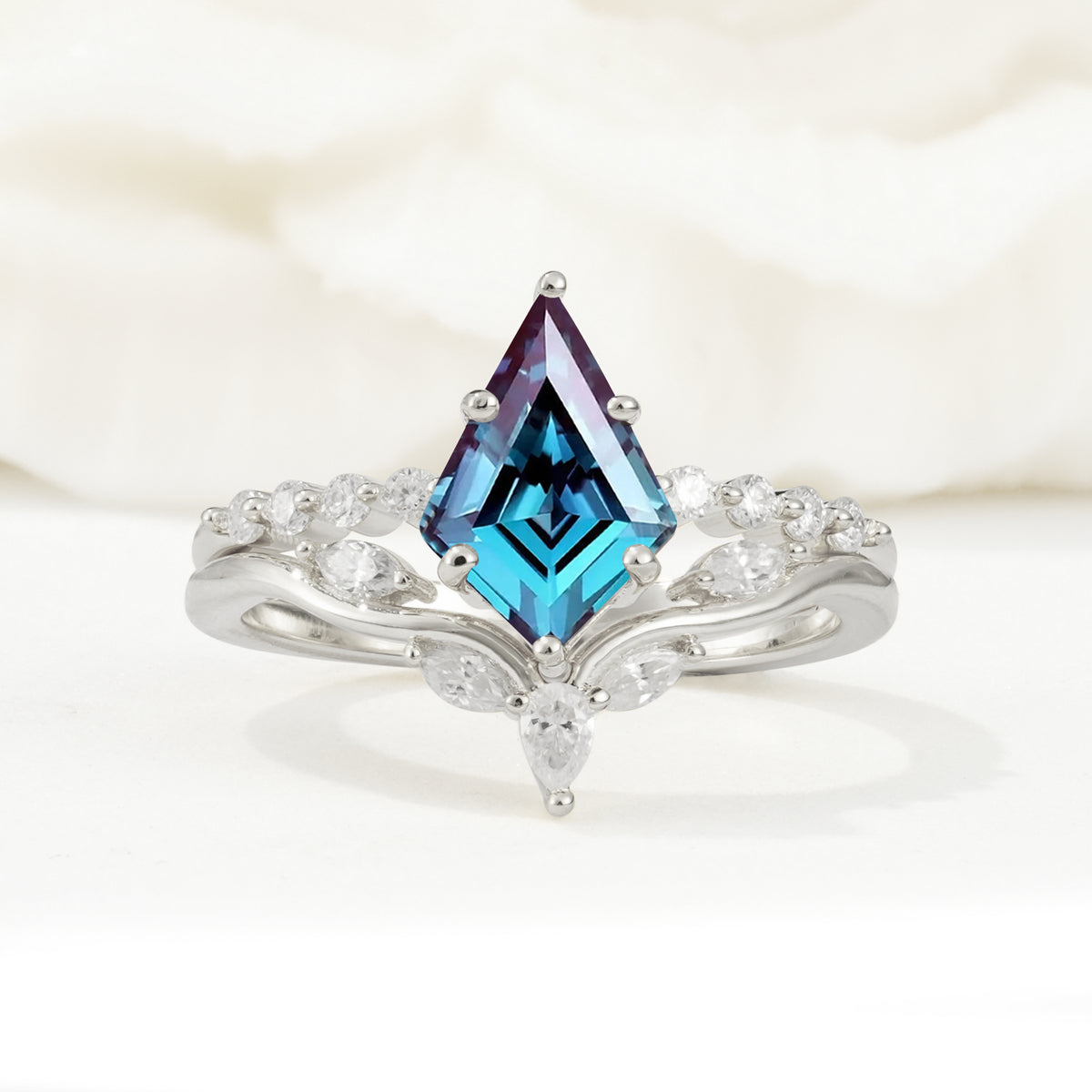 SR17094 Alexandrite Ring - Additional view