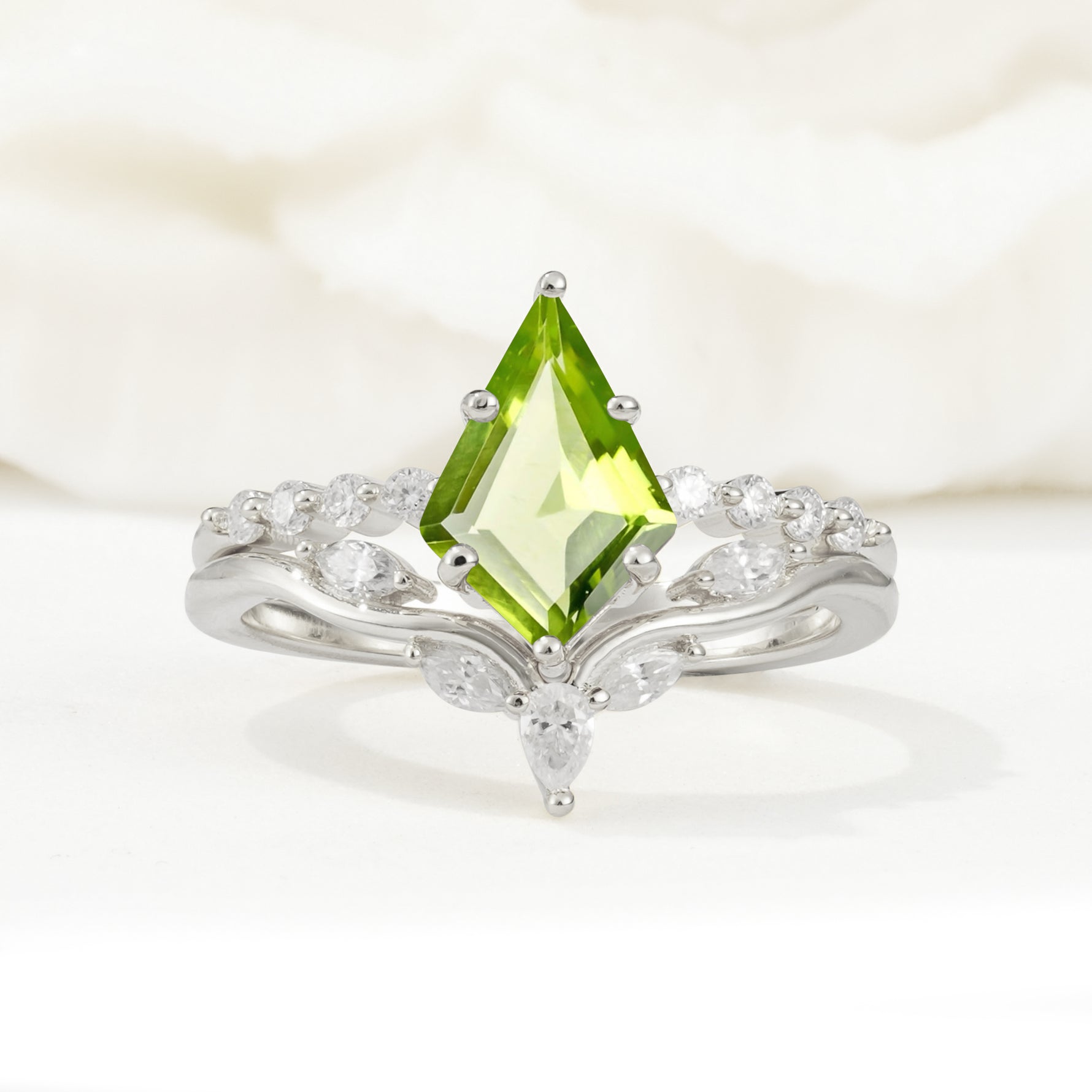 SR17094 Peridot Ring - Additional view