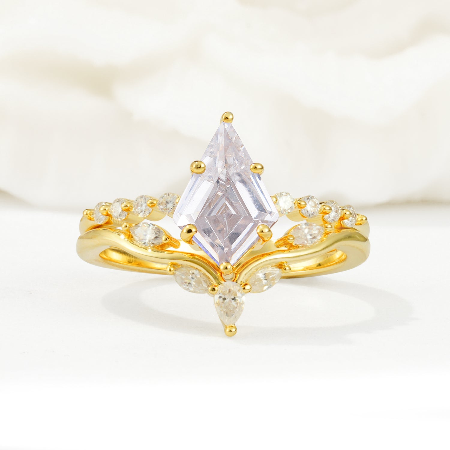 SR17094 Moissanite Ring - Yellow-Gold
