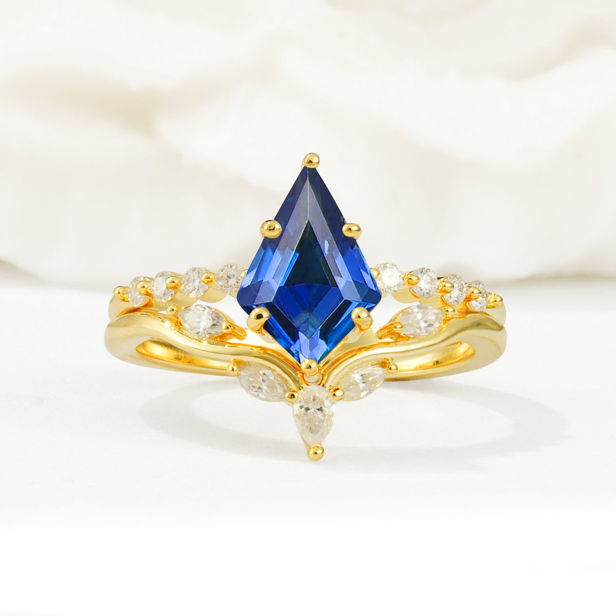 SR17094 Sapphire Ring - Yellow-Gold