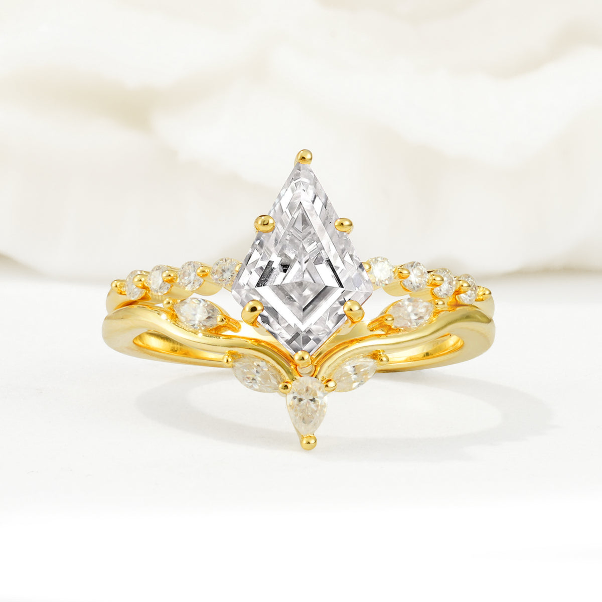 SR17094 Lab Diamond Ring - Yellow-Gold