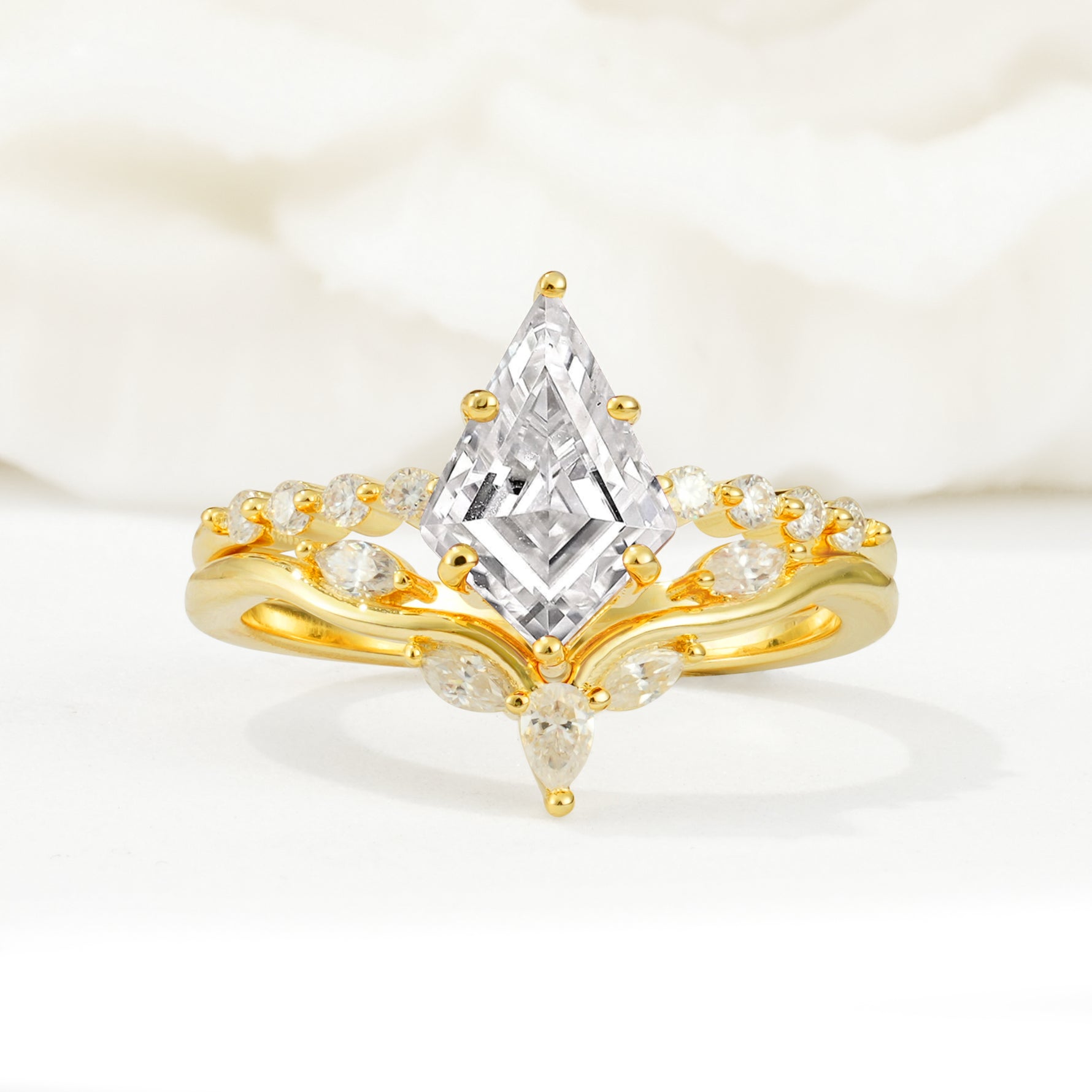 SR17094 Lab Diamond Ring - Yellow-Gold