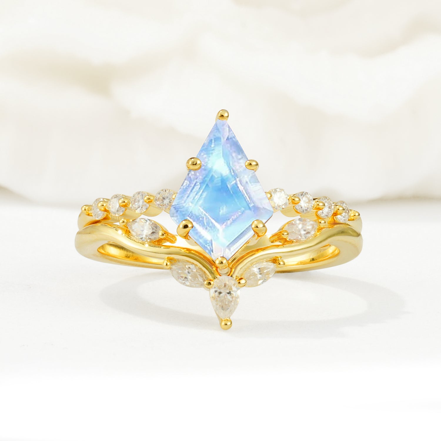SR17094 Moonstone Ring - Yellow-Gold