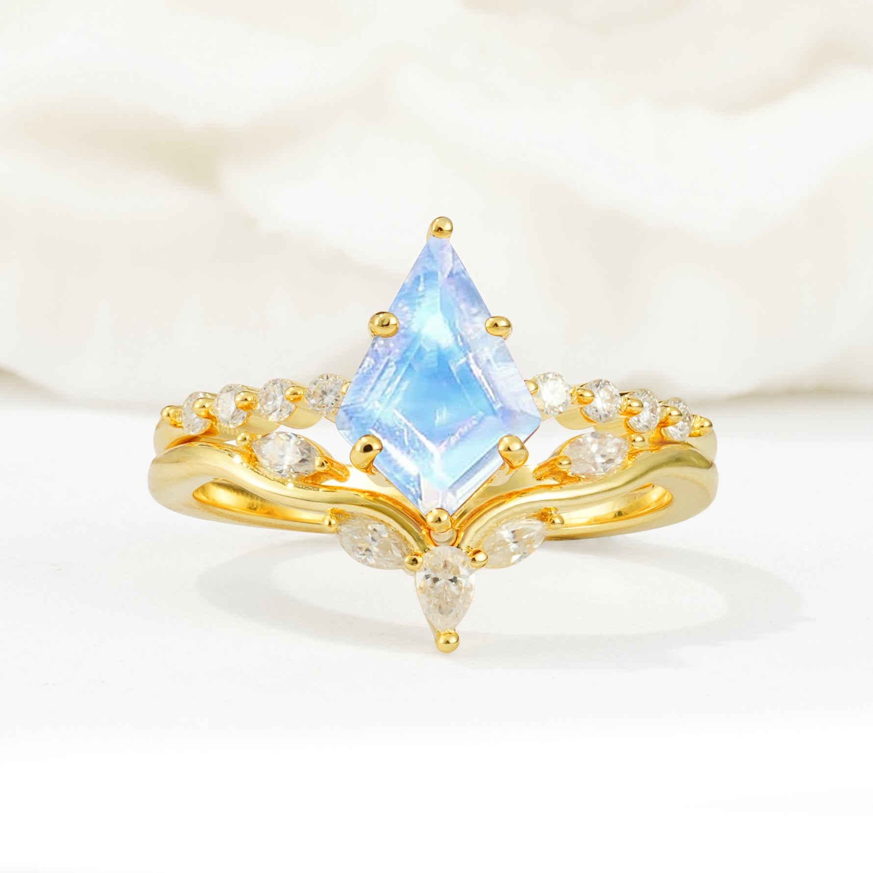 SR17094 Moonstone Ring - Yellow-Gold