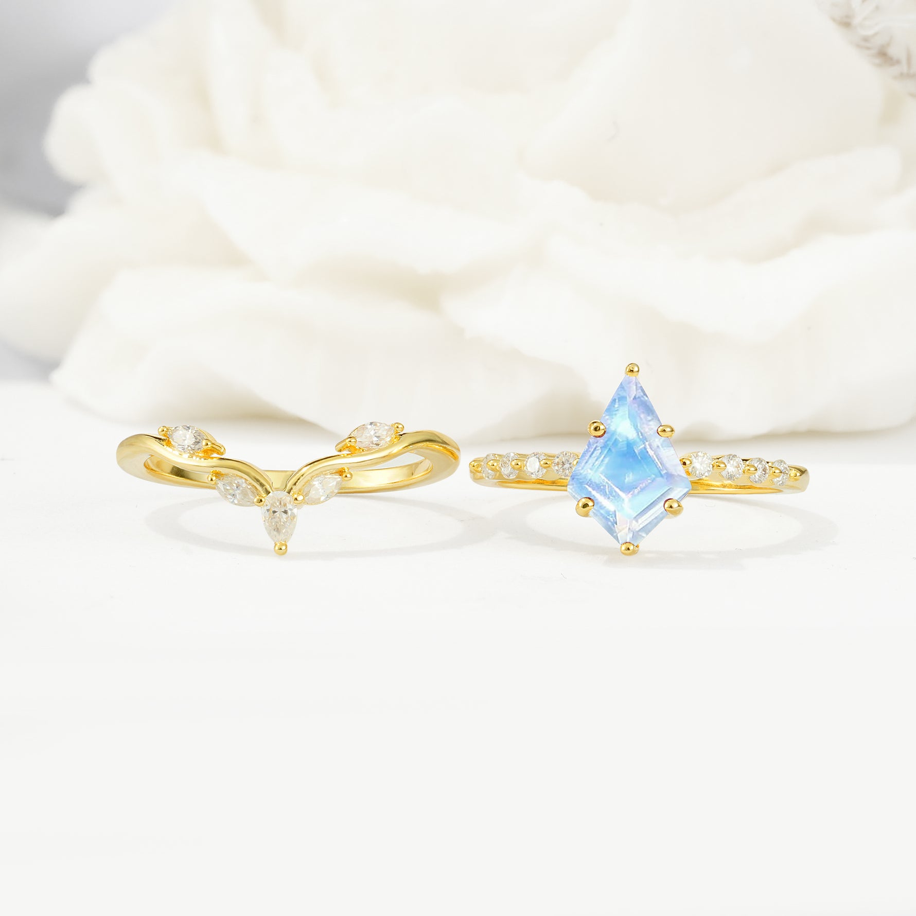 SR17094 Moonstone Ring - White-Gold