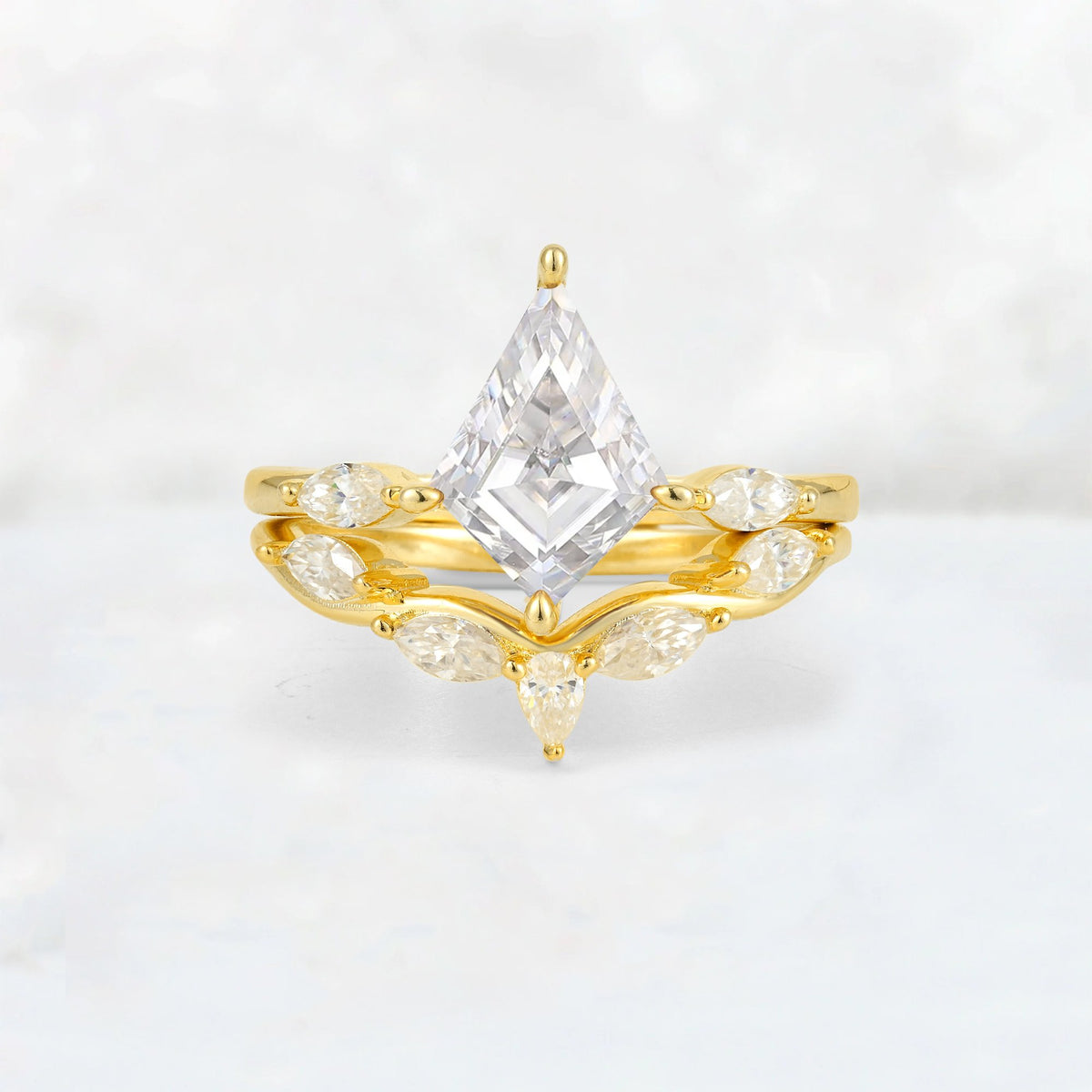 Kite Cut Moissanite Leaf Chevron Bridal Ring Set - Yellow-Gold