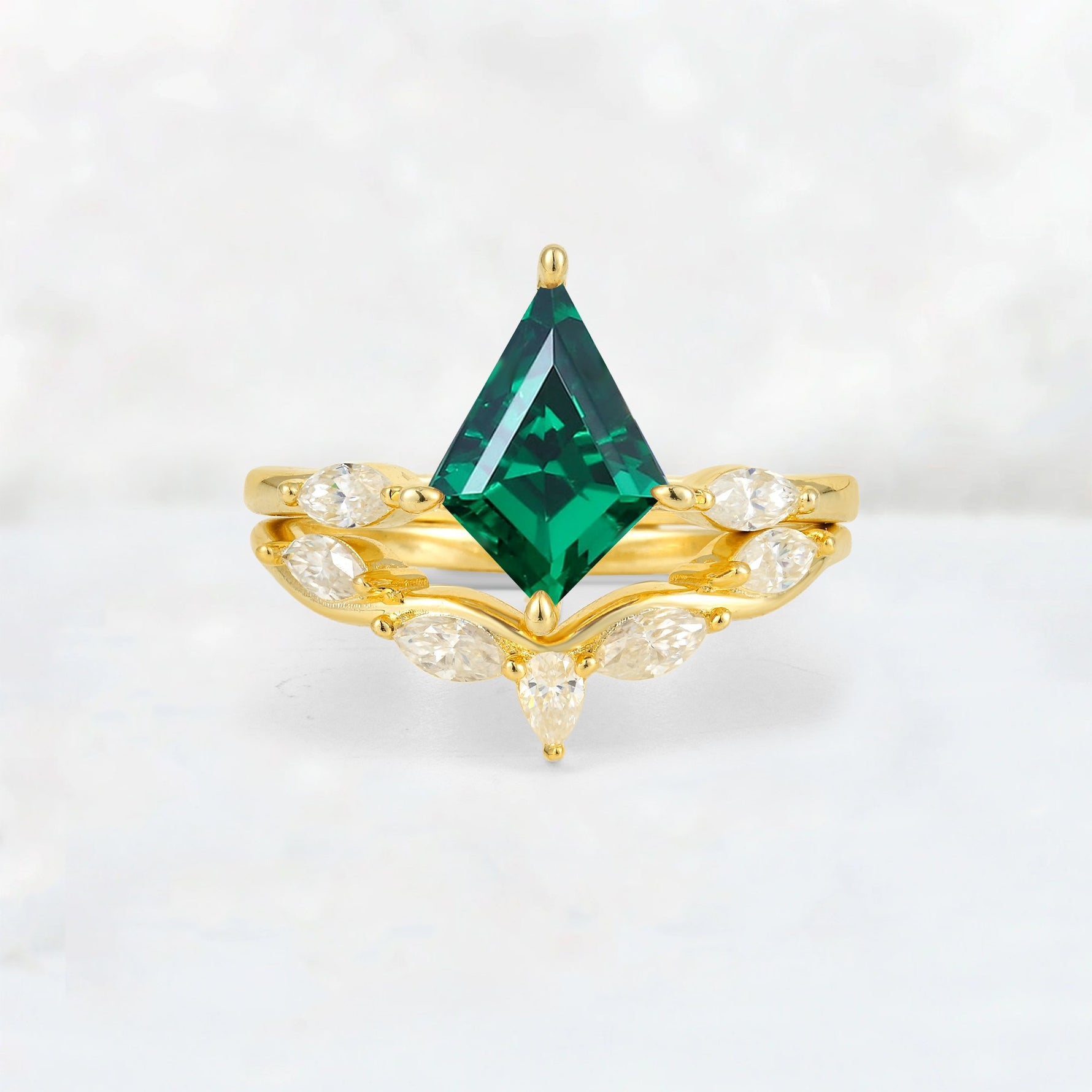 Kite Cut Emerald Leaf Chevron Bridal Ring Set - Yellow-Gold