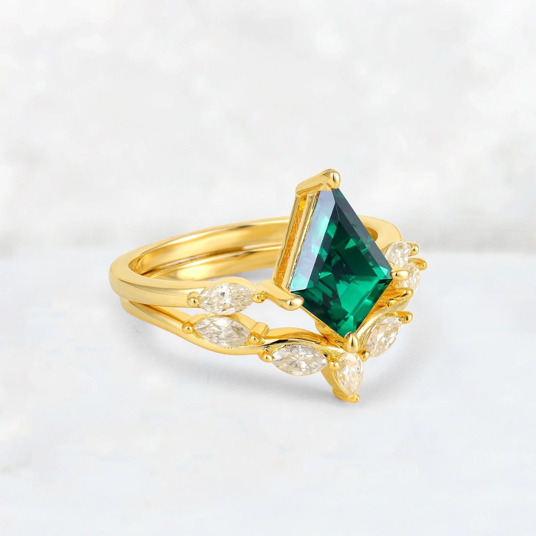 Kite Cut Emerald Leaf Chevron Bridal Ring Set - Rose-Gold