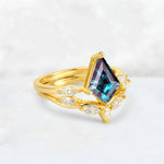 Kite Cut Alexandrite Leaf Chevron Bridal Ring Set - Rose-Gold