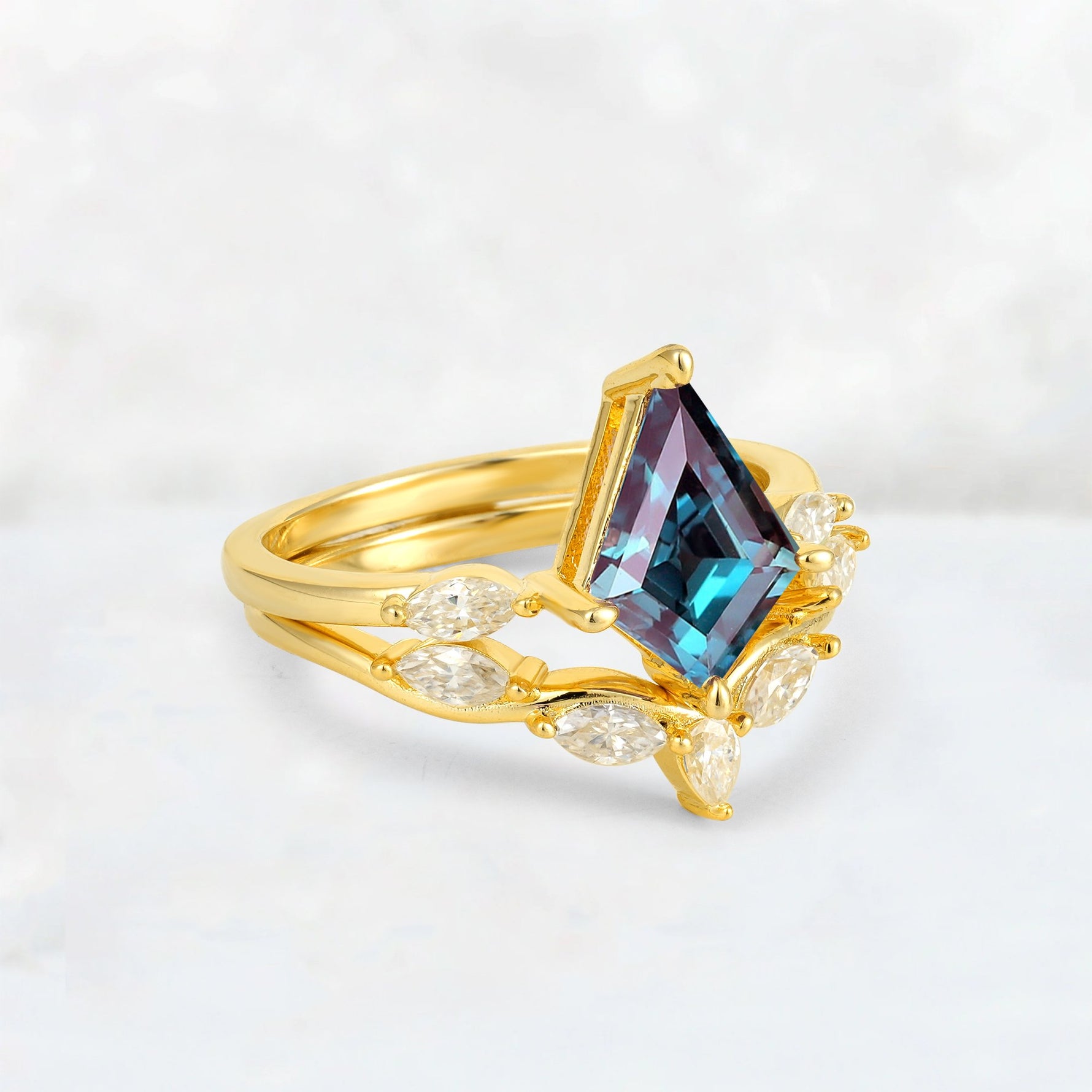 Kite Cut Alexandrite Leaf Chevron Bridal Ring Set - Rose-Gold