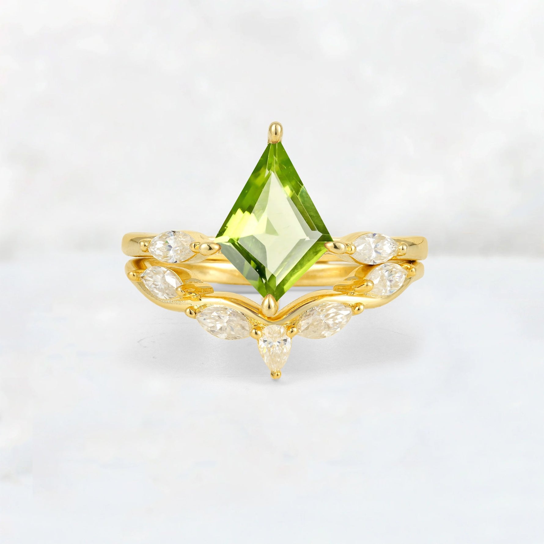 Kite Cut Peridot Leaf Chevron Bridal Ring Set - Yellow-Gold