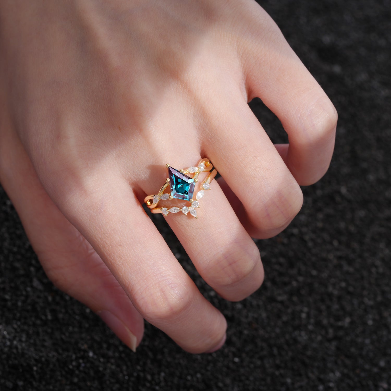 Vintage Twisted  Kite Cut AlexandriteBride Ring Set