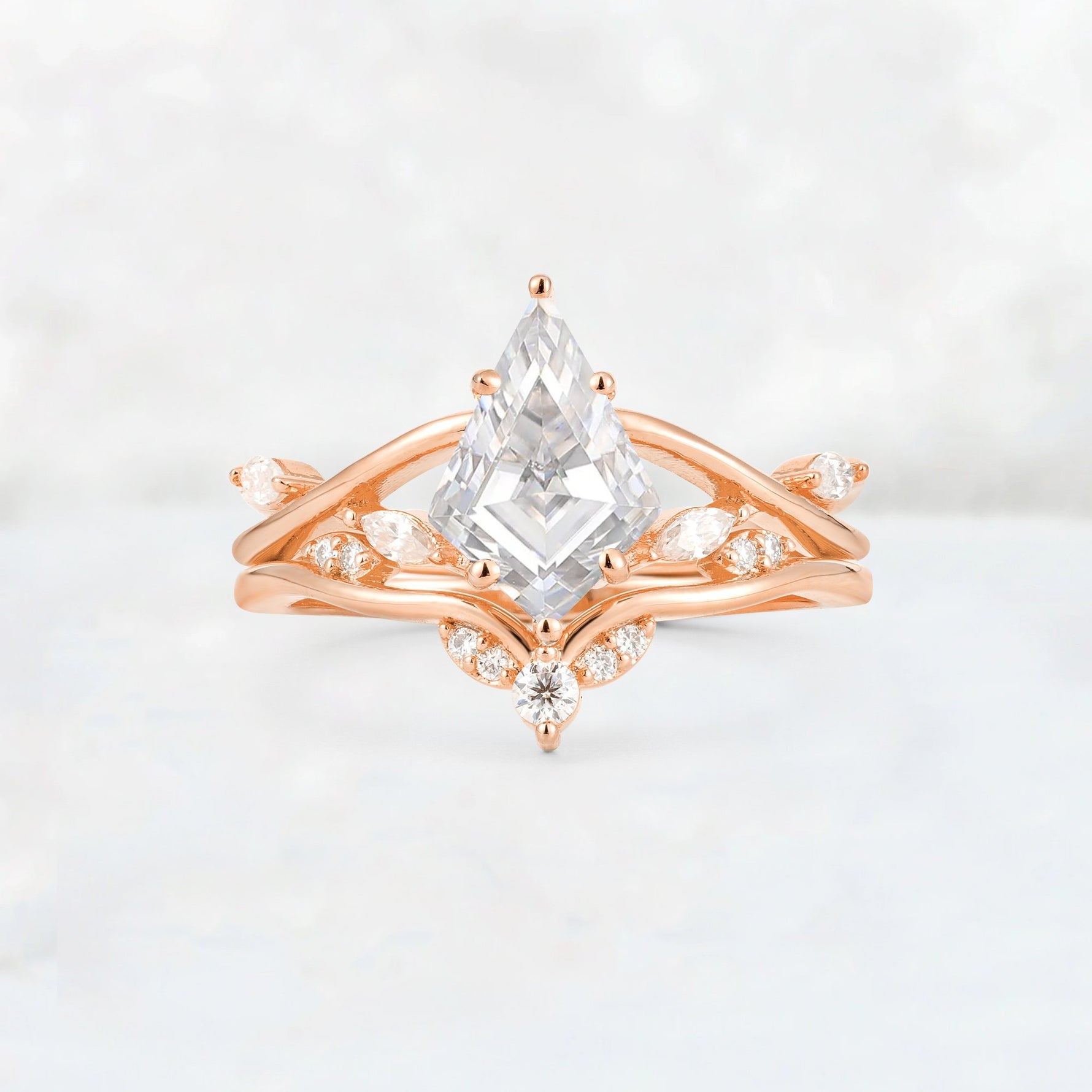 Kite Cut Moissanite Leaf Chevron Engagement Ring Set - Additional view