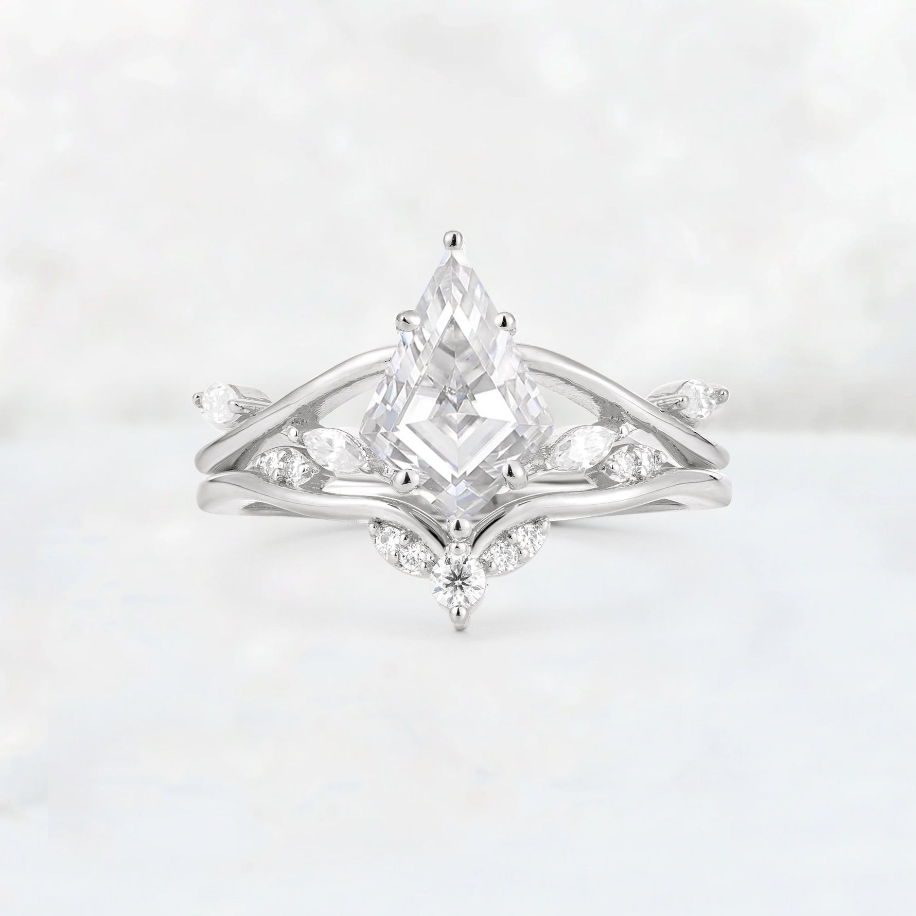 Kite Cut Moissanite Leaf Chevron Engagement Ring Set - Additional view