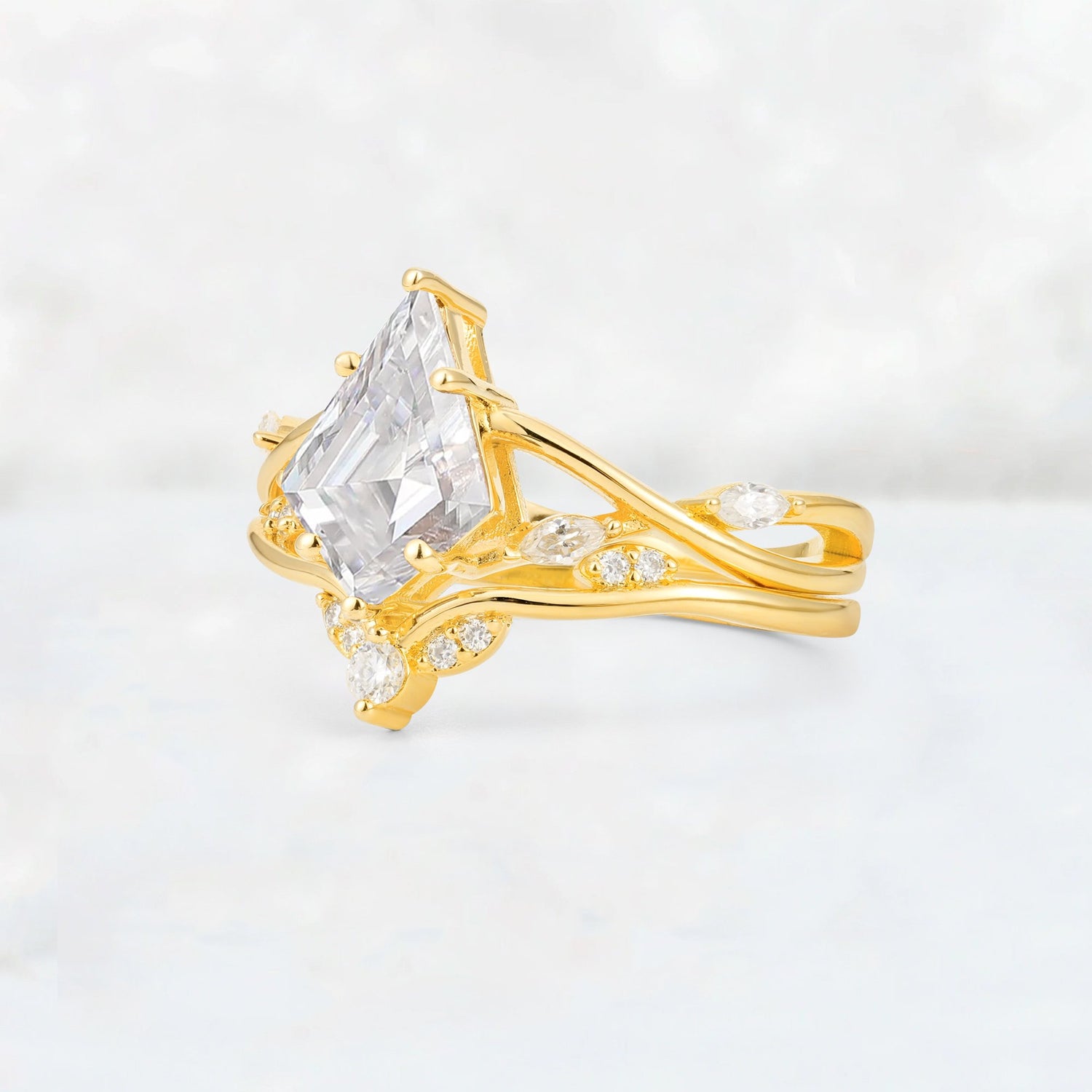 Kite Cut Moissanite Leaf Chevron Engagement Ring Set - Additional view